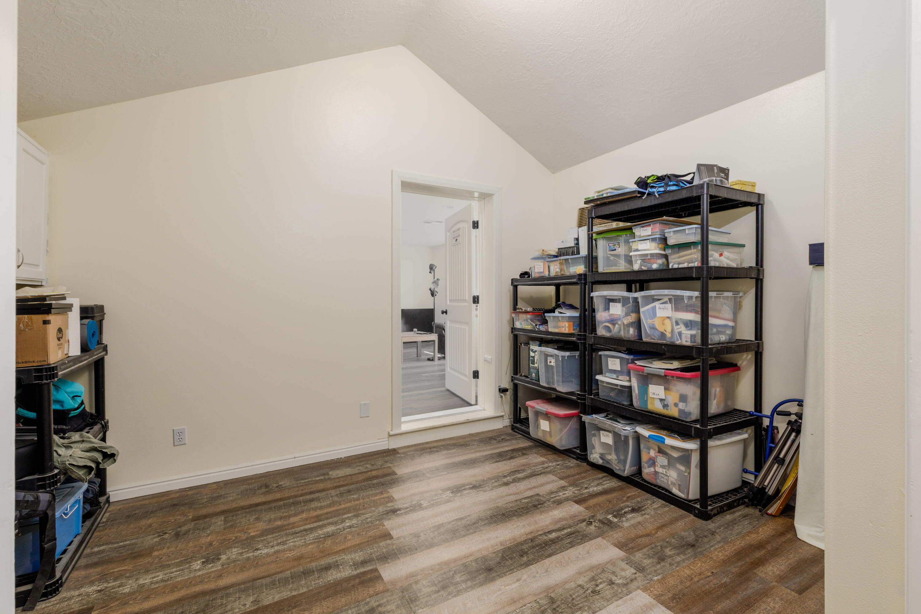 DIAMOND VALLEY ACRES - Residential