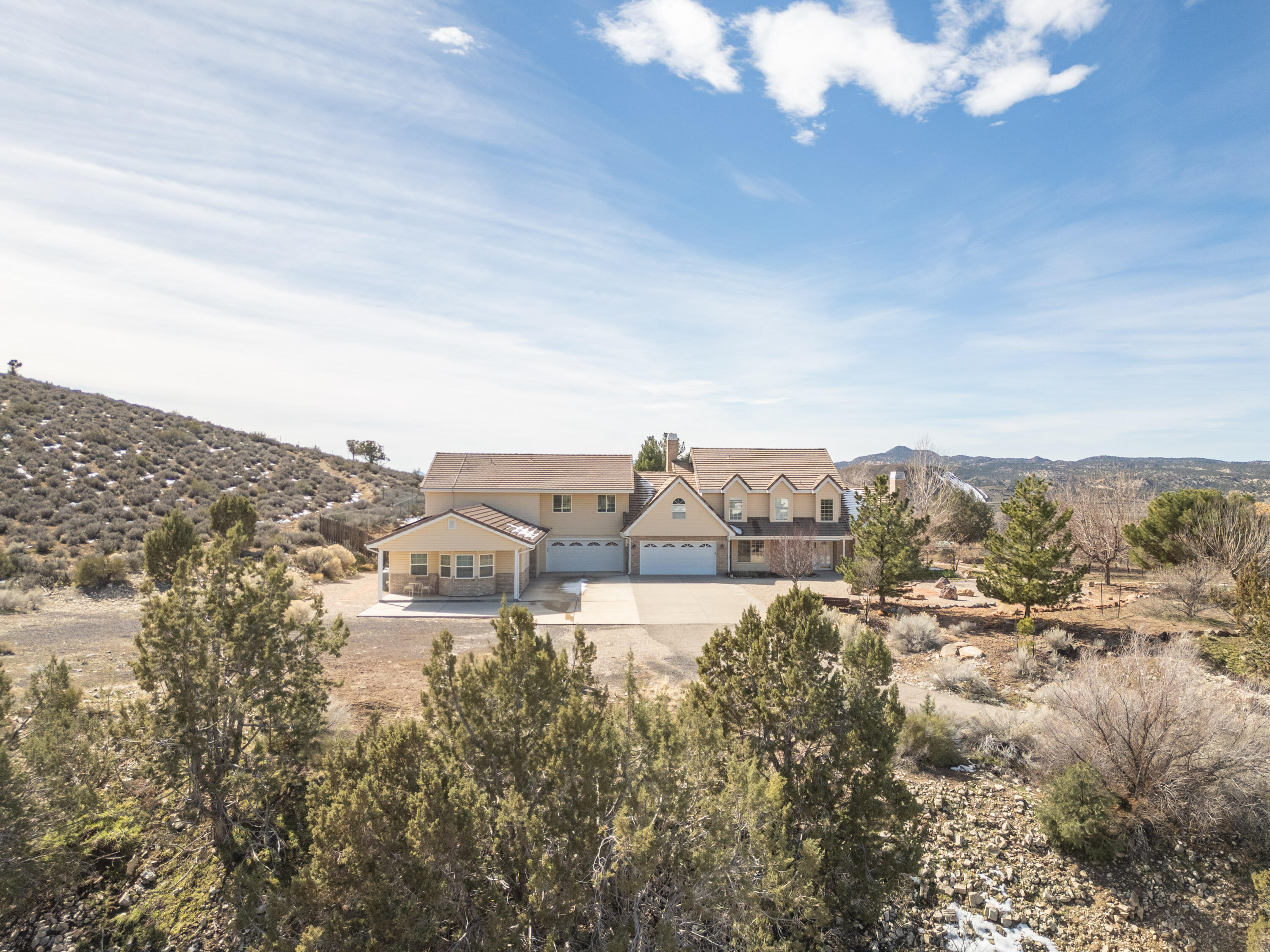 DIAMOND VALLEY ACRES - Residential