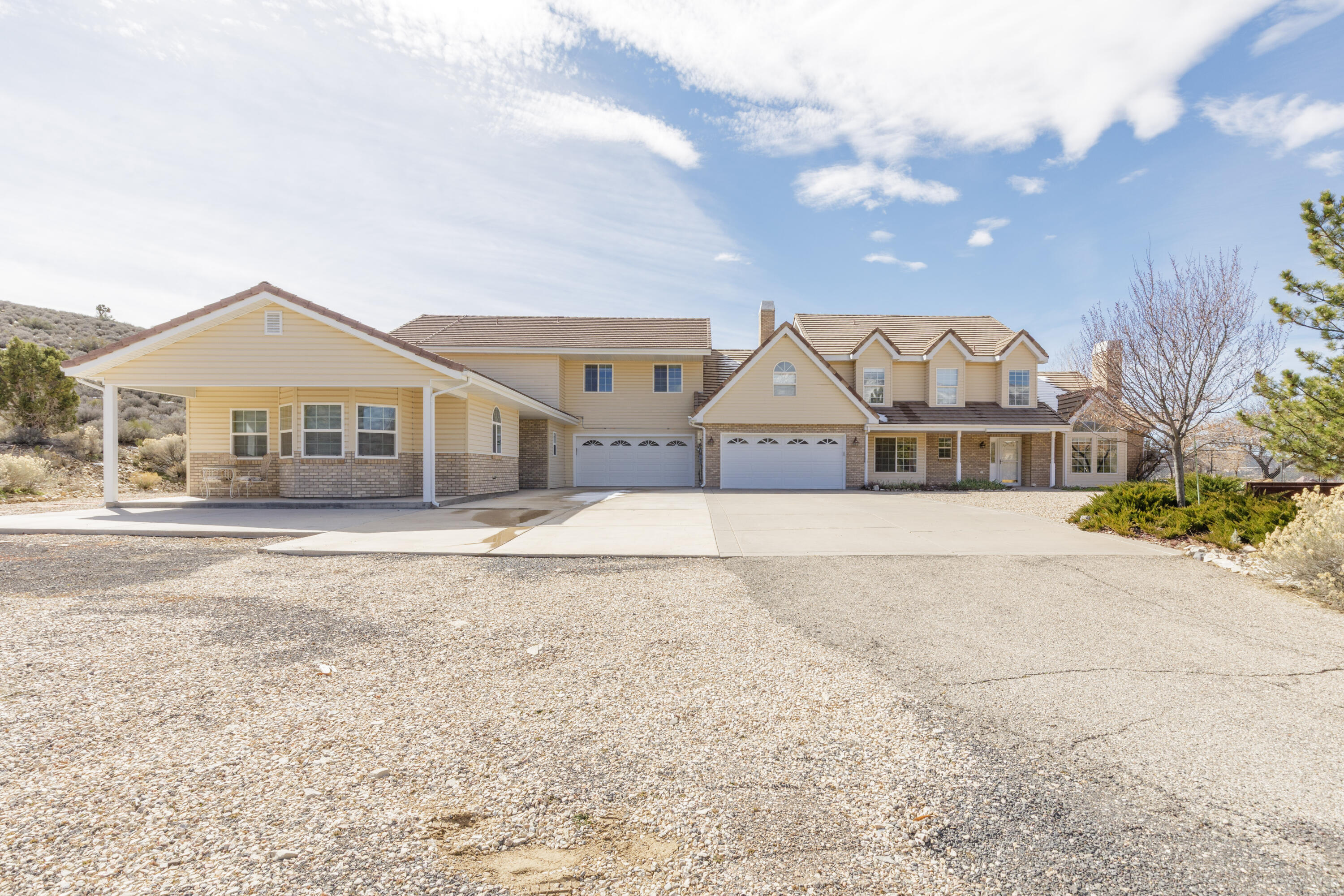 DIAMOND VALLEY ACRES - Residential