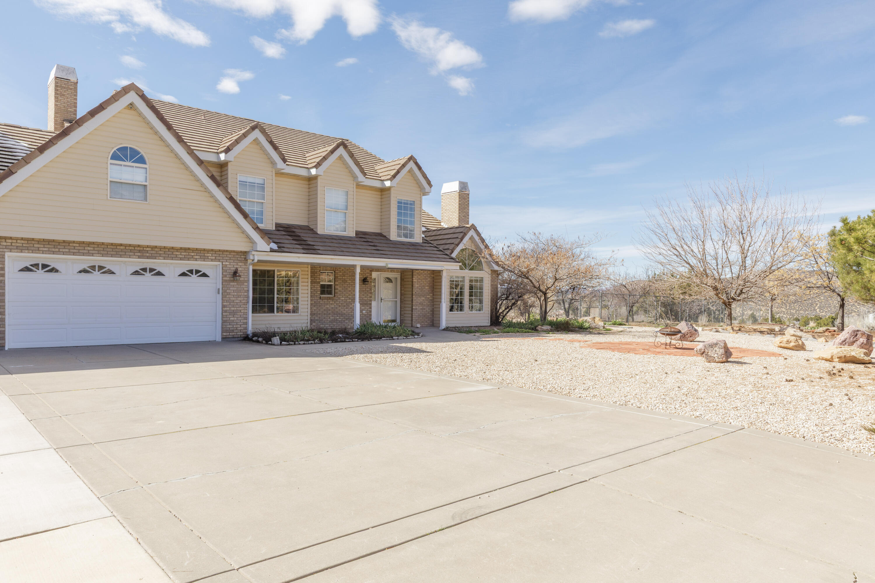 DIAMOND VALLEY ACRES - Residential