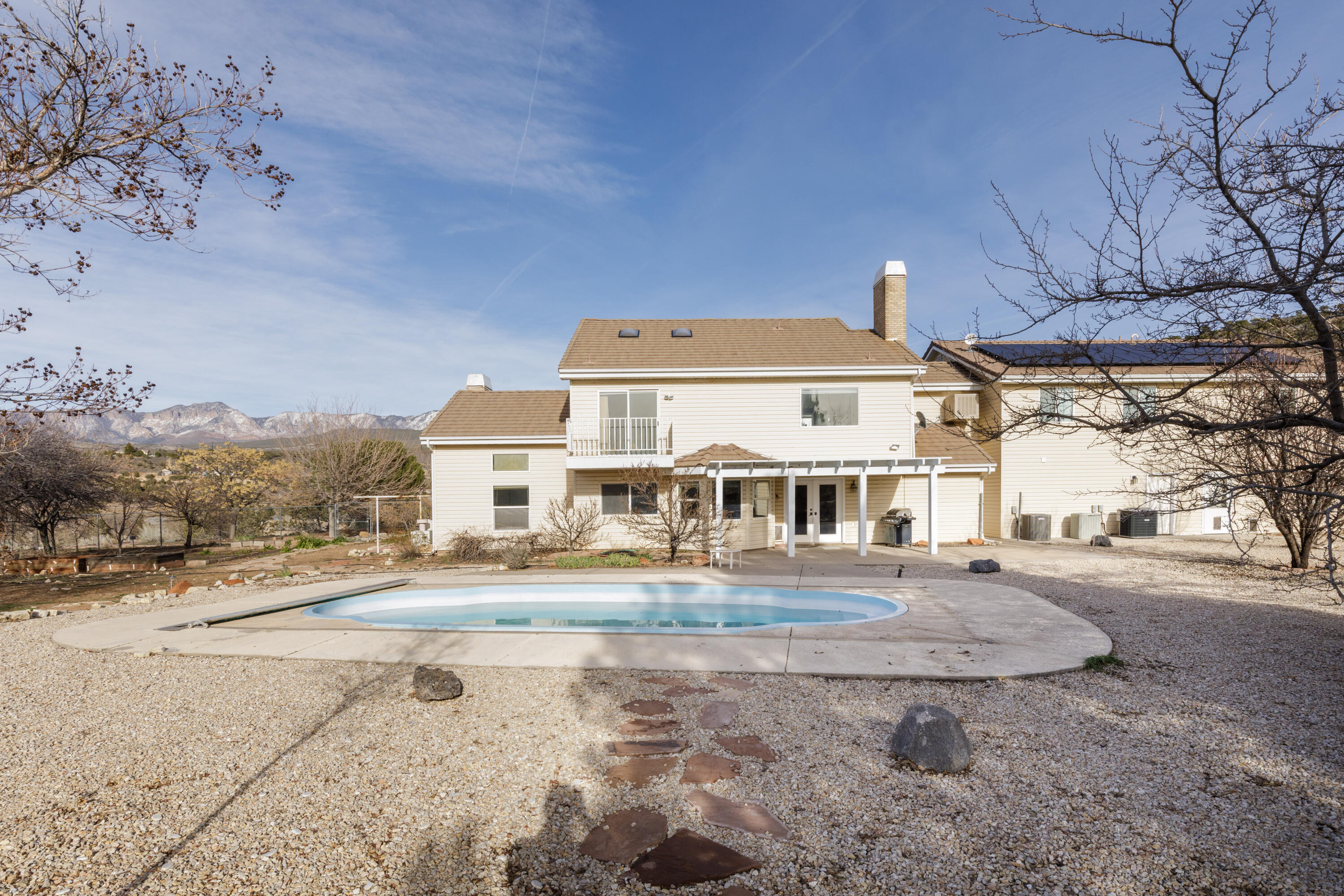 DIAMOND VALLEY ACRES - Residential