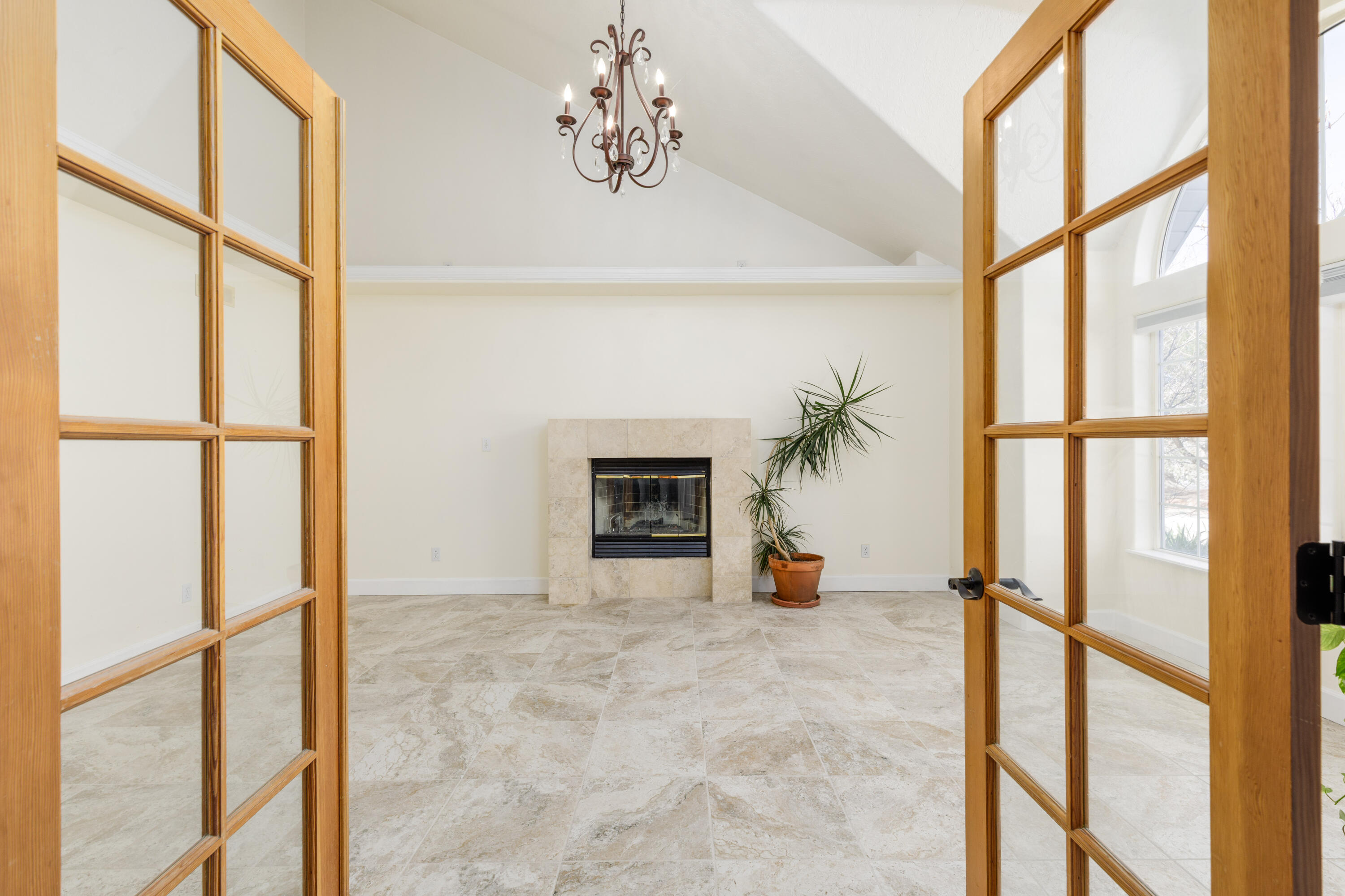 DIAMOND VALLEY ACRES - Residential