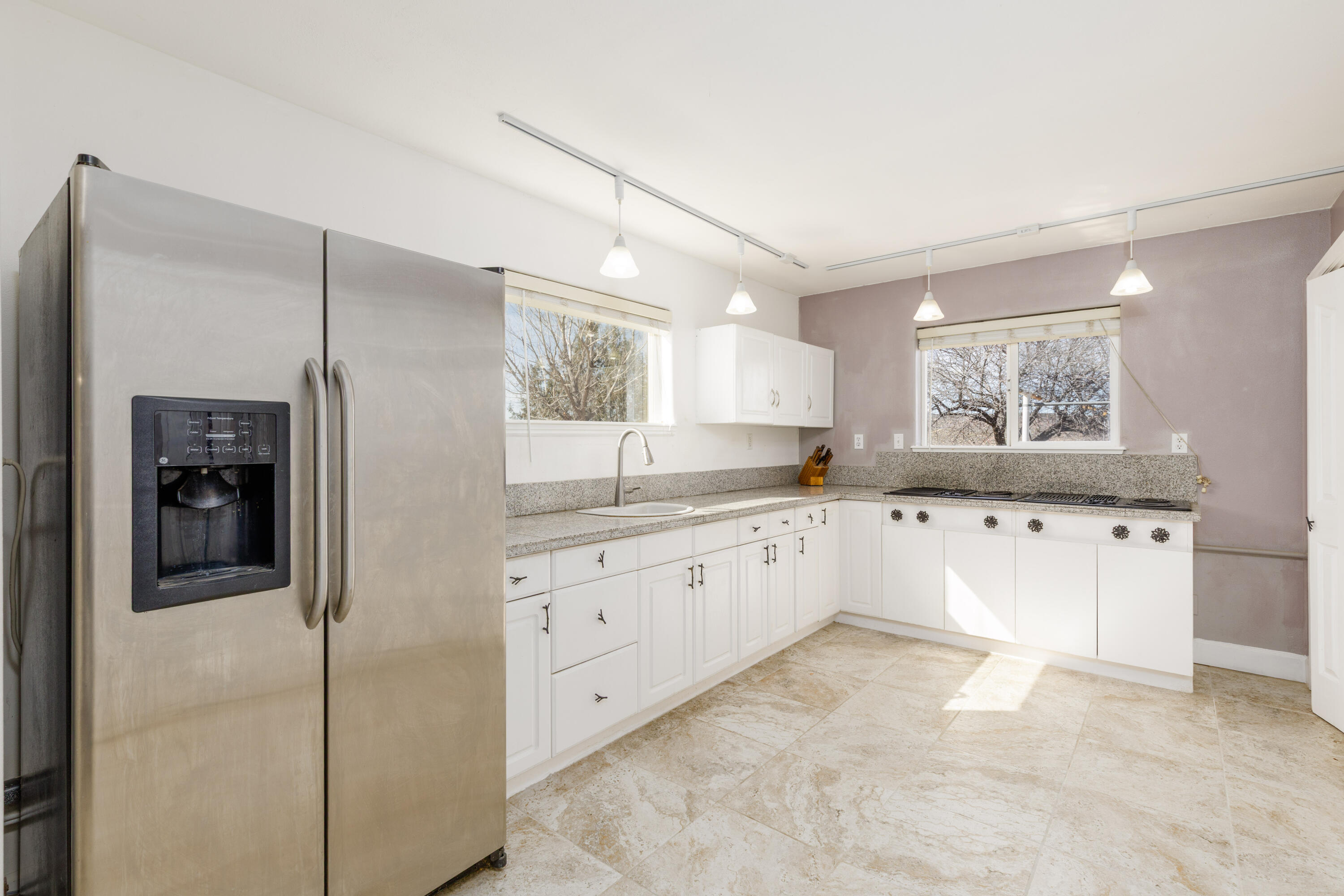 DIAMOND VALLEY ACRES - Residential