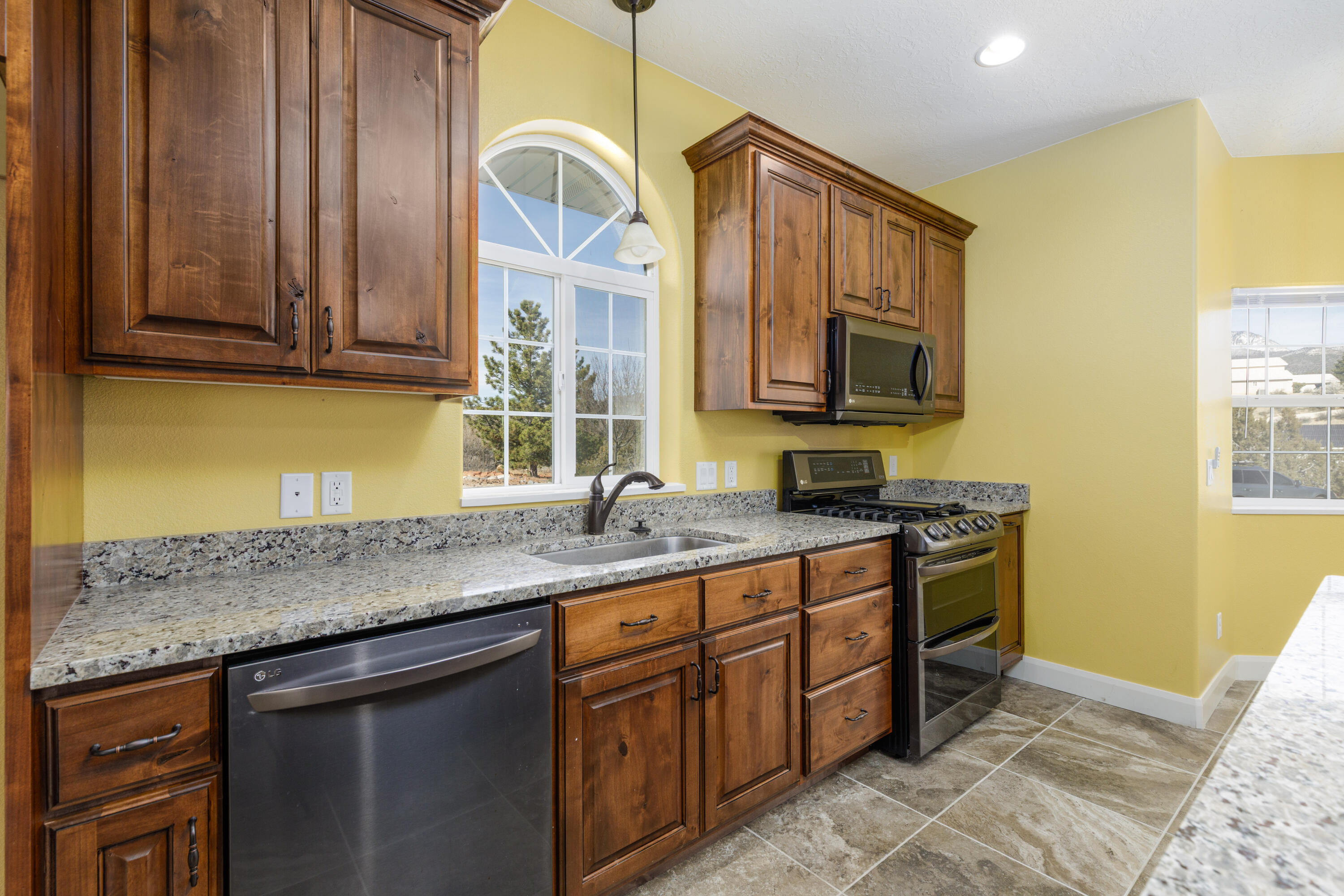 DIAMOND VALLEY ACRES - Residential