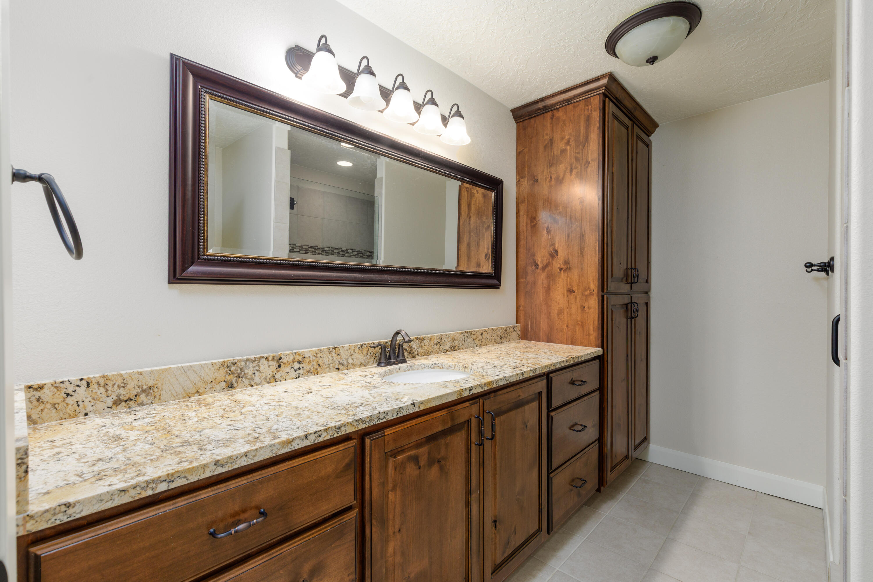 DIAMOND VALLEY ACRES - Residential