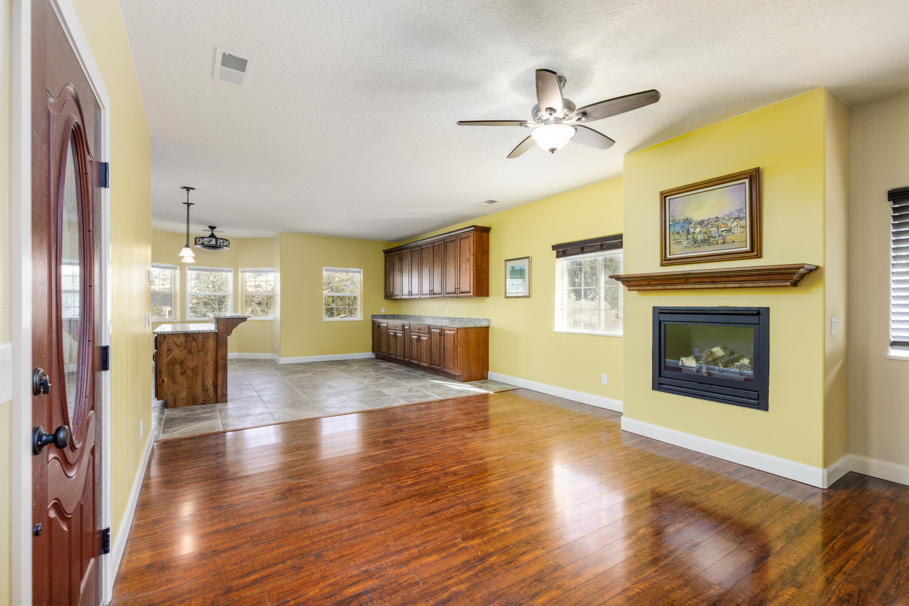 DIAMOND VALLEY ACRES - Residential