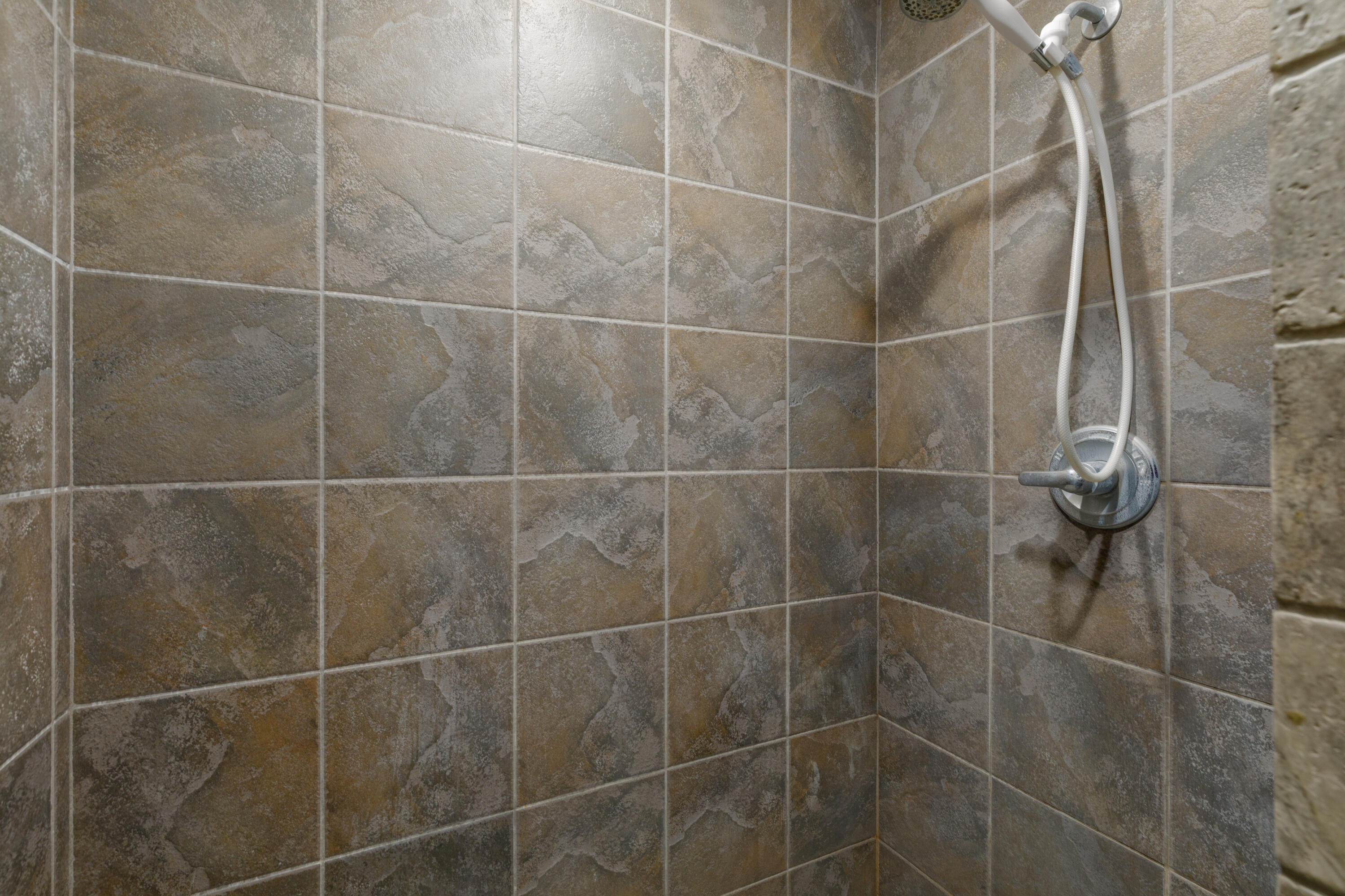 DIAMOND VALLEY ACRES - Residential