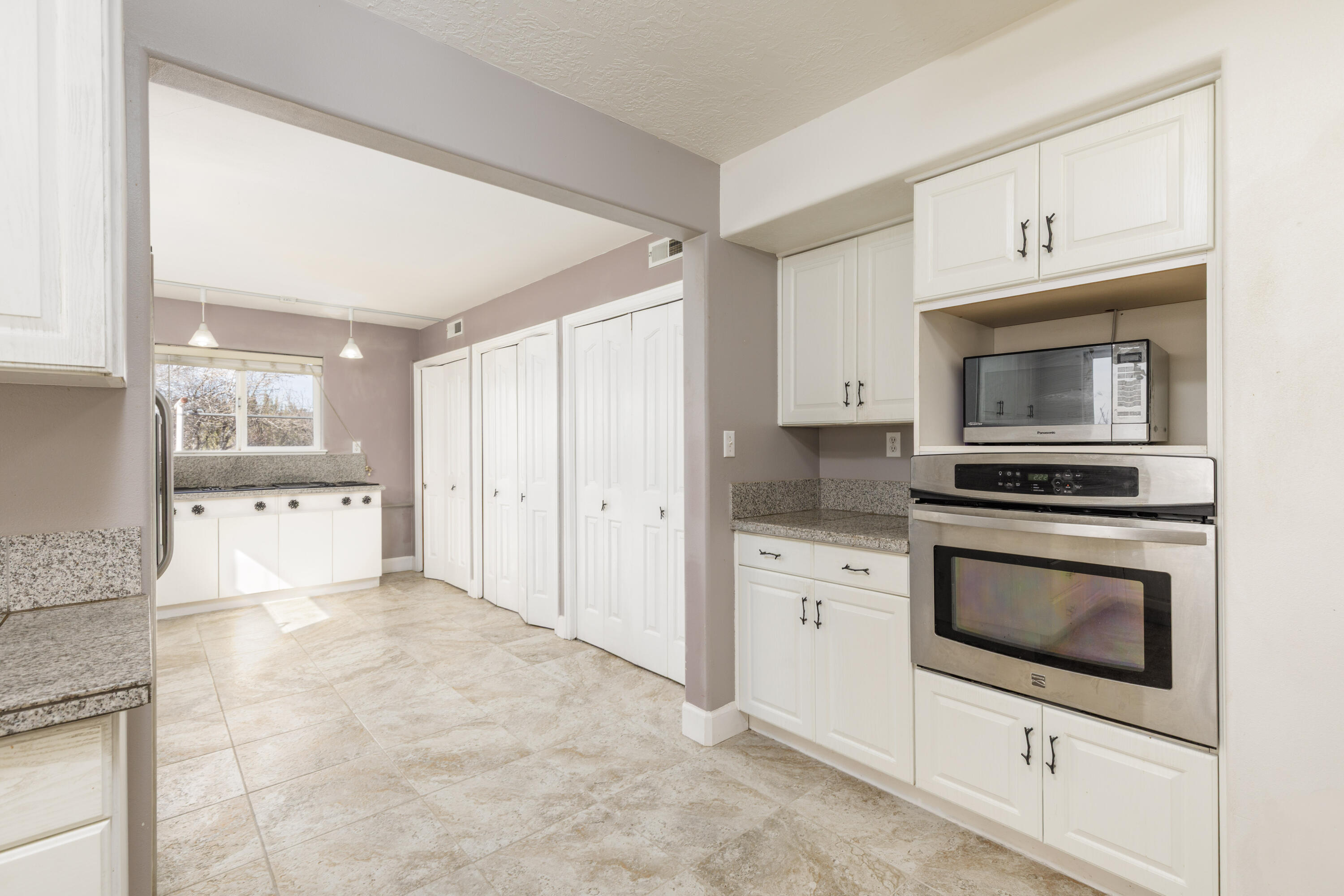 DIAMOND VALLEY ACRES - Residential