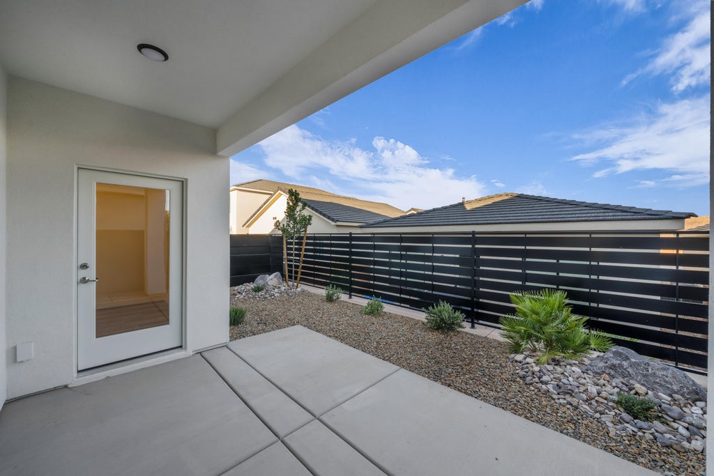 Photo of 427 S Stewart Creek DR, Washington, UT 84780 (MLS # 26-274506)