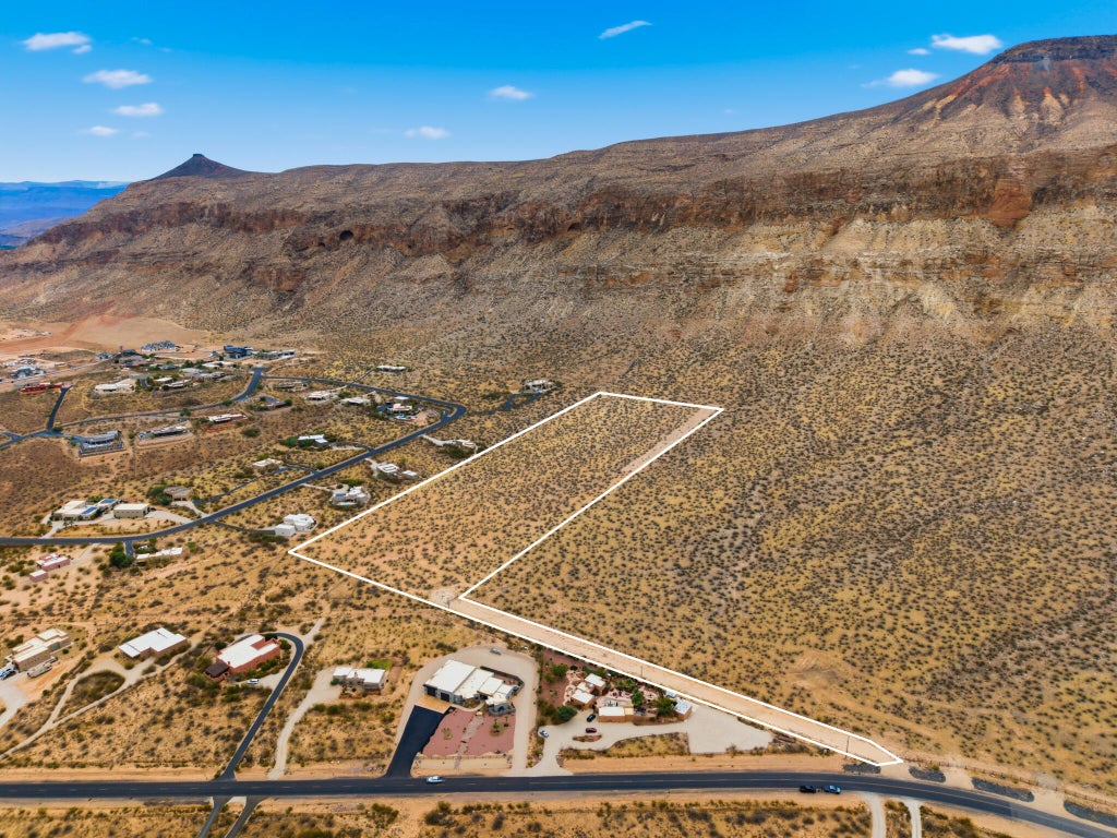 Photo of 3699 S 1100 W, Hurricane, UT 84737 (MLS # 26-274383)