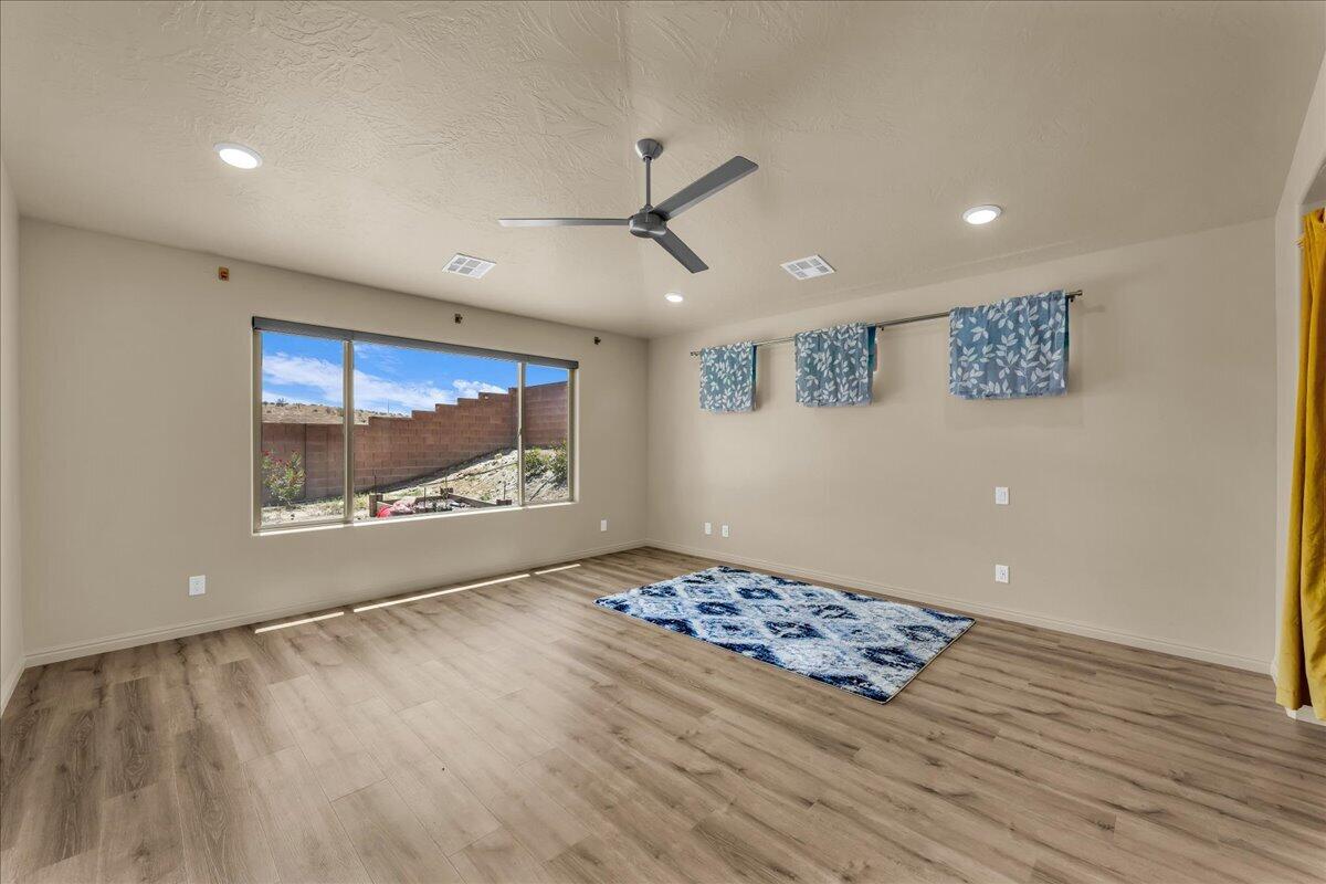 SAND RIDGE - Residential