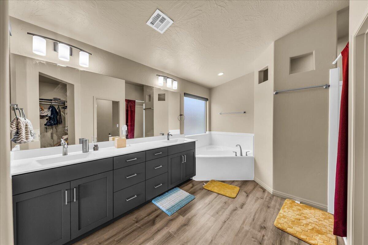 SAND RIDGE - Residential