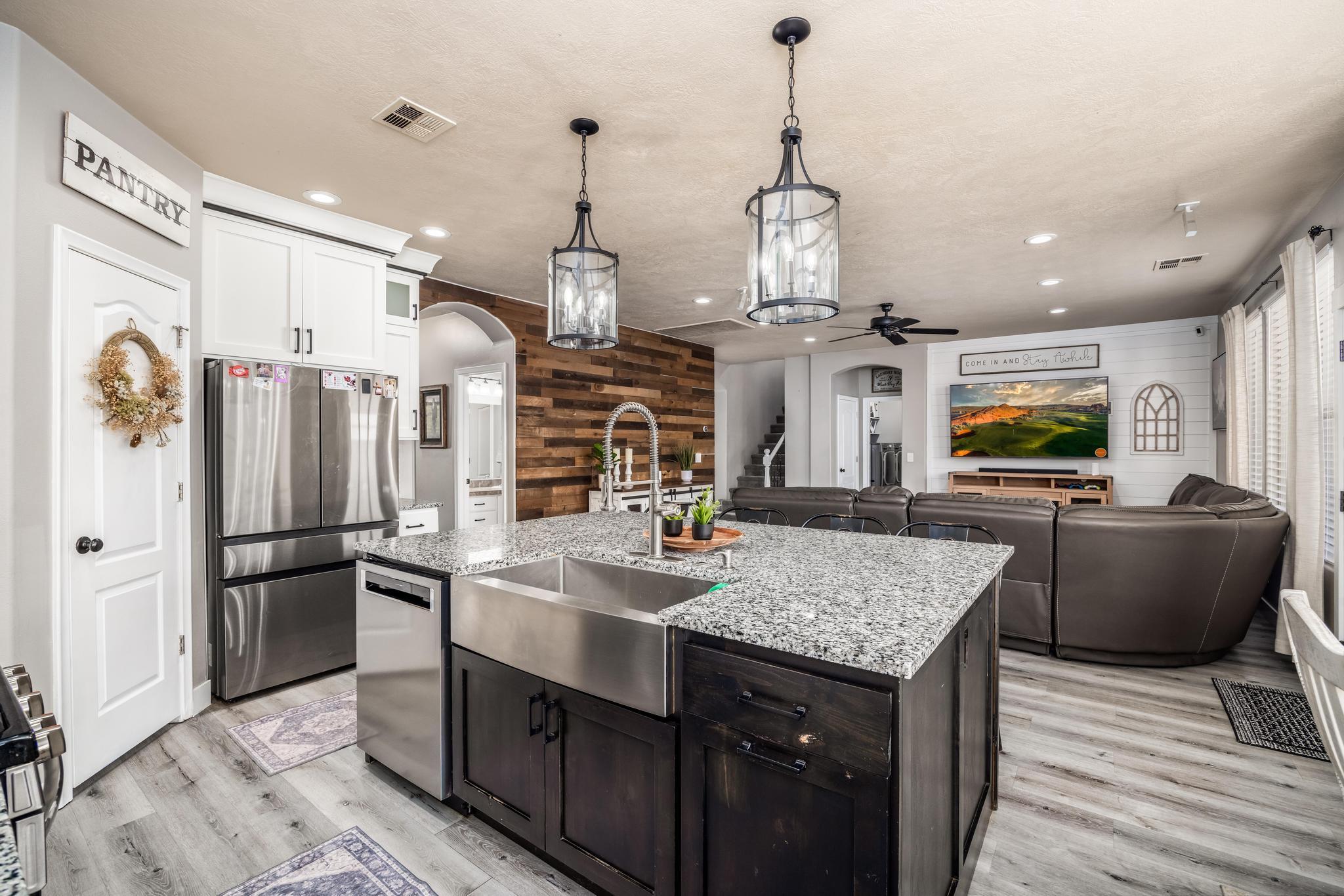 CORONADO RIDGE - Residential