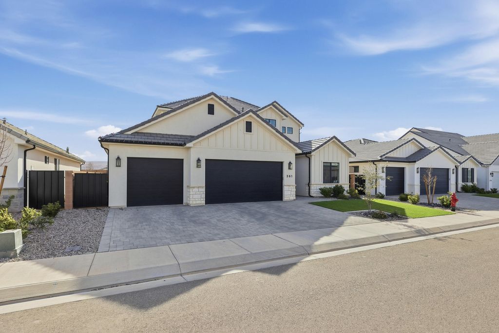 Photo of 361 S WATER COURSE DR, Washington, UT 84780 (MLS # 26-268604)