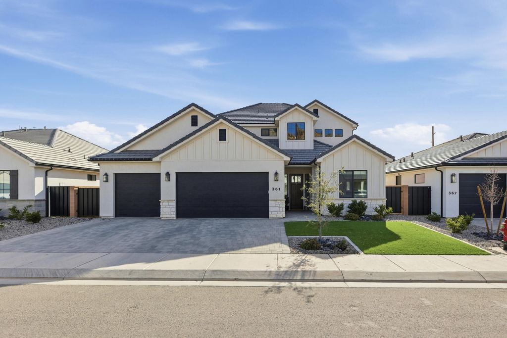 Photo of 361 S WATER COURSE DR, Washington, UT 84780 (MLS # 26-268604)