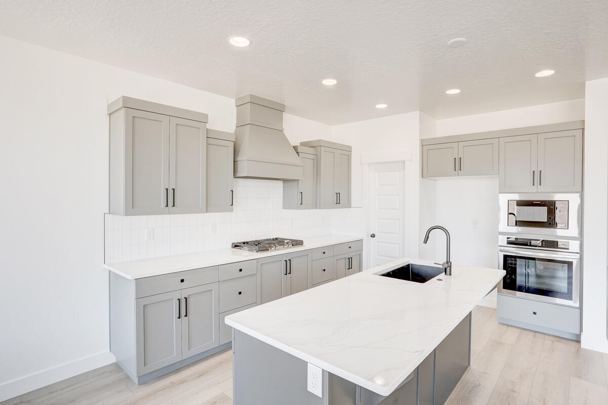 WHITE HILLS SUB - Residential