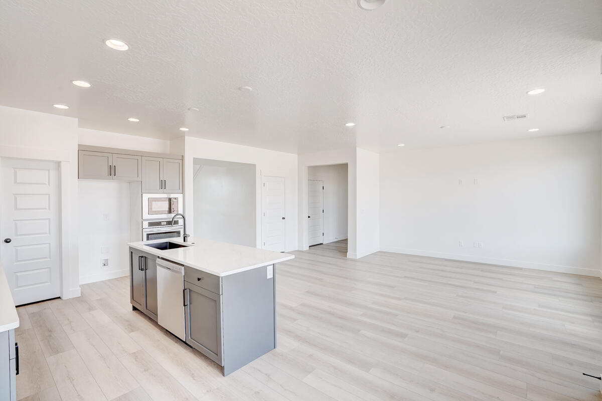 WHITE HILLS SUB - Residential