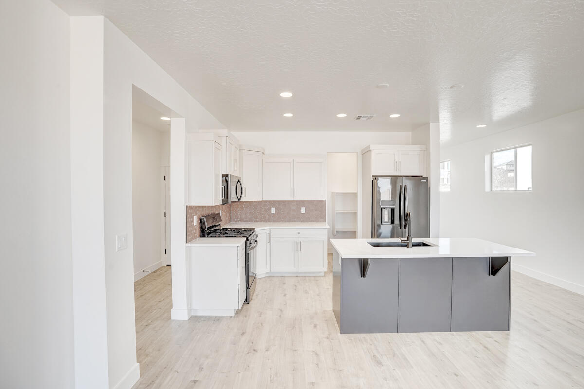 WHITE HILLS SUB - Residential