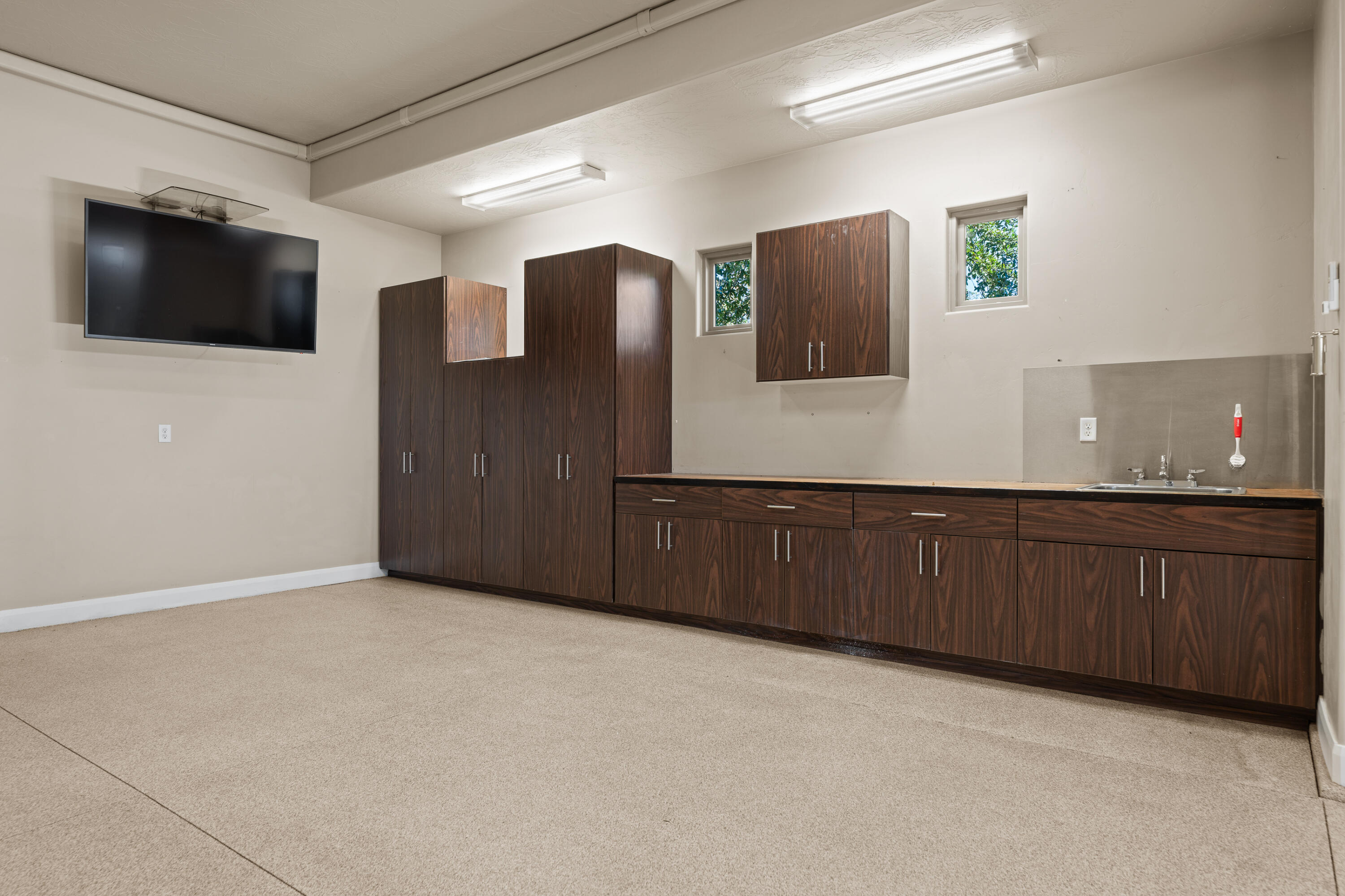 WHISPER RIDGE - Residential