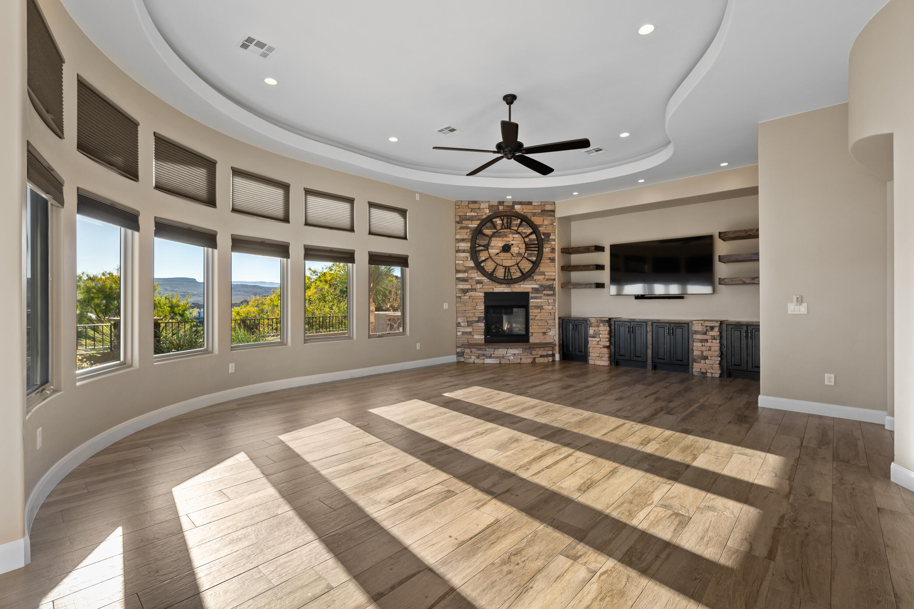 WHISPER RIDGE - Residential