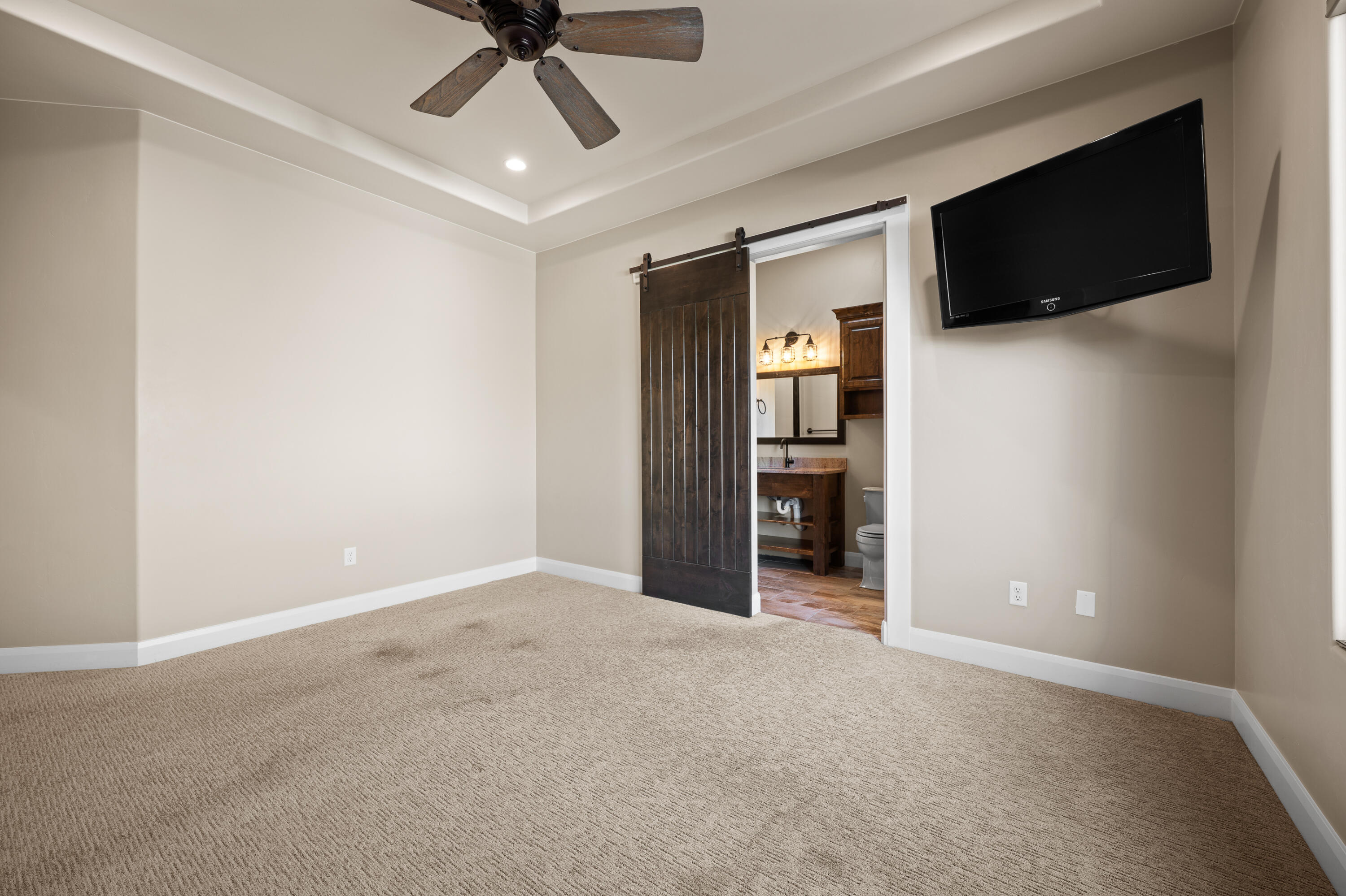 WHISPER RIDGE - Residential