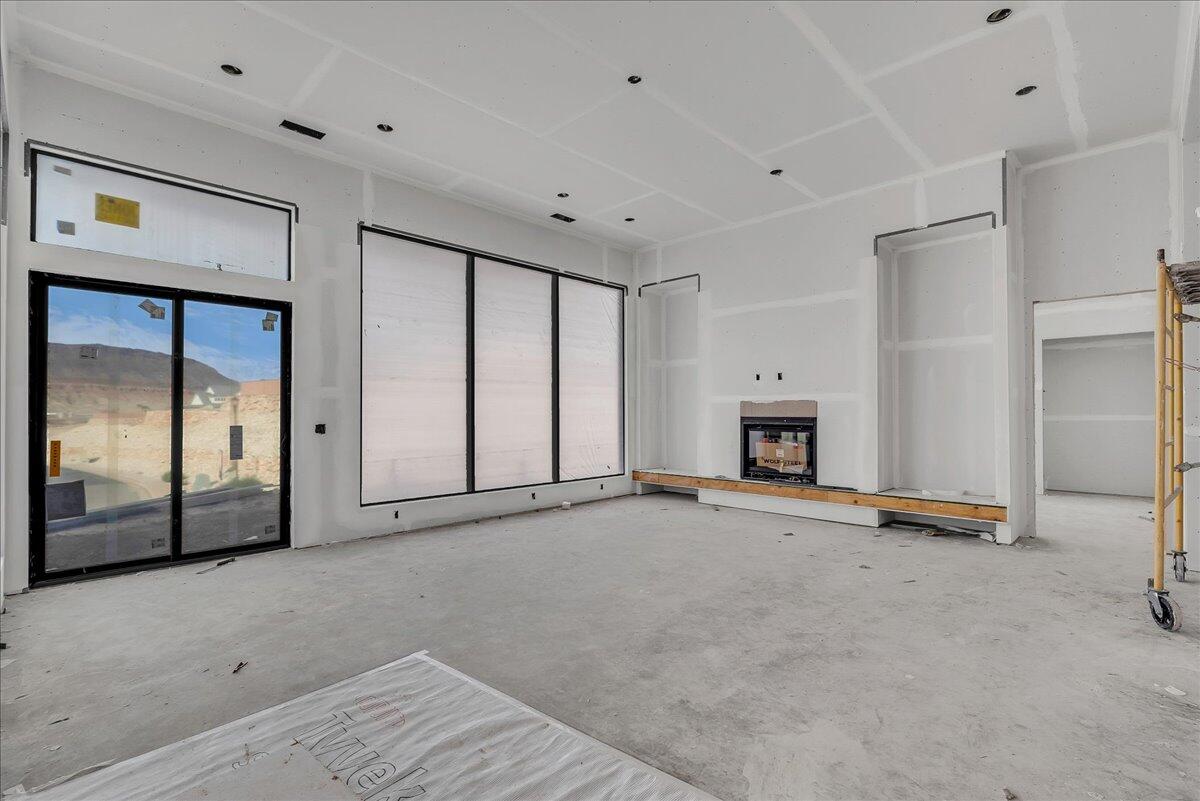 HEIGHTS AT WASHINGTON BENCH - Residential