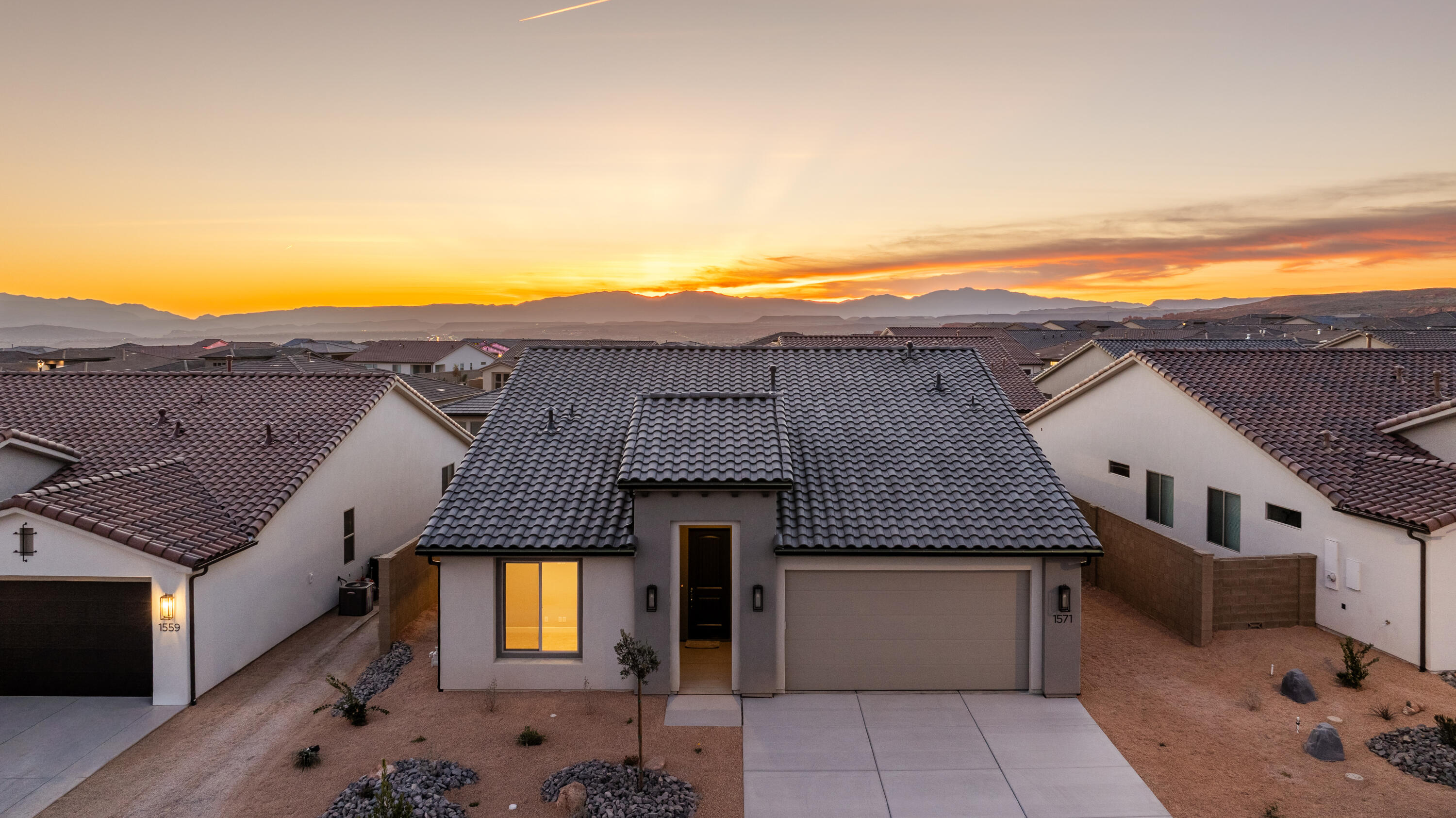 SOLIS AT CORAL CANYON - Residential