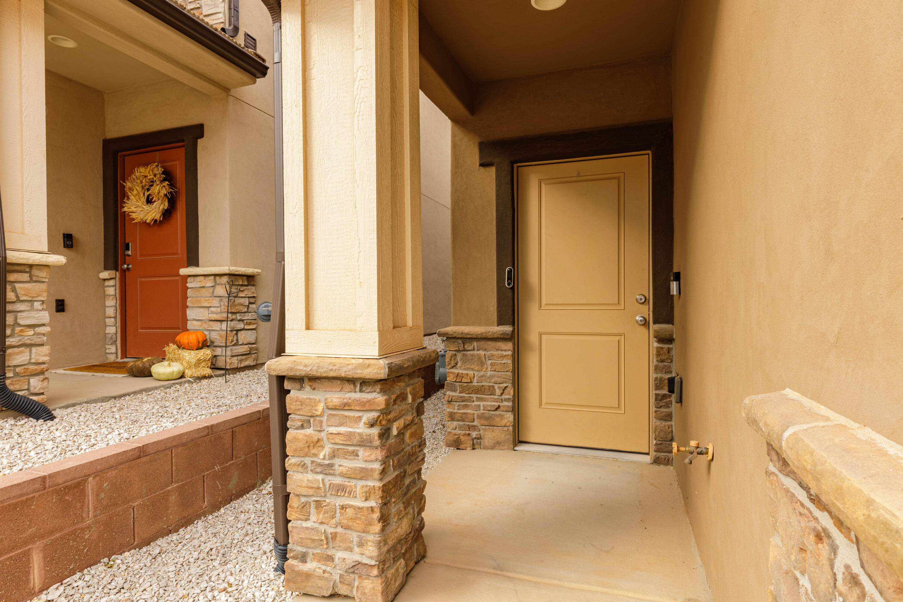 DESERT BLUFF AT DESERT CANYONS TOWNHOMES - Residential