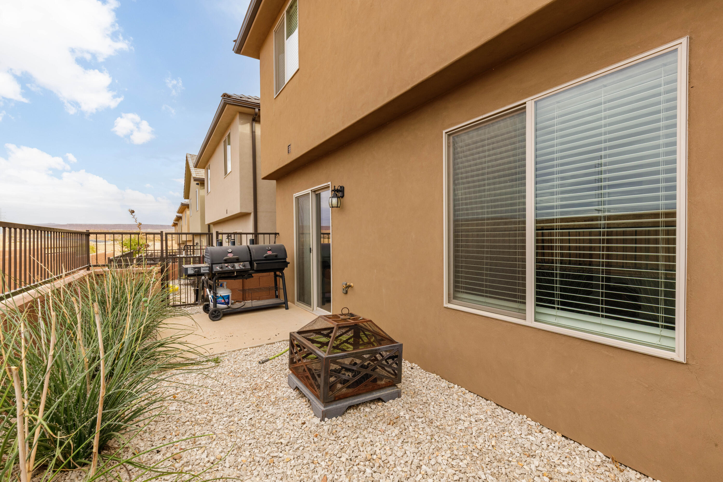 DESERT BLUFF AT DESERT CANYONS TOWNHOMES - Residential