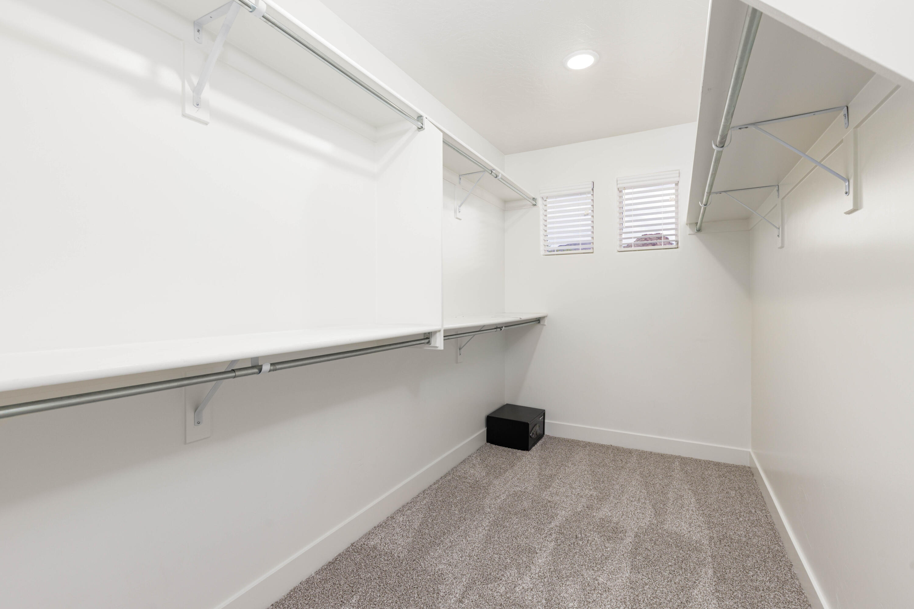 DESERT BLUFF AT DESERT CANYONS TOWNHOMES - Residential