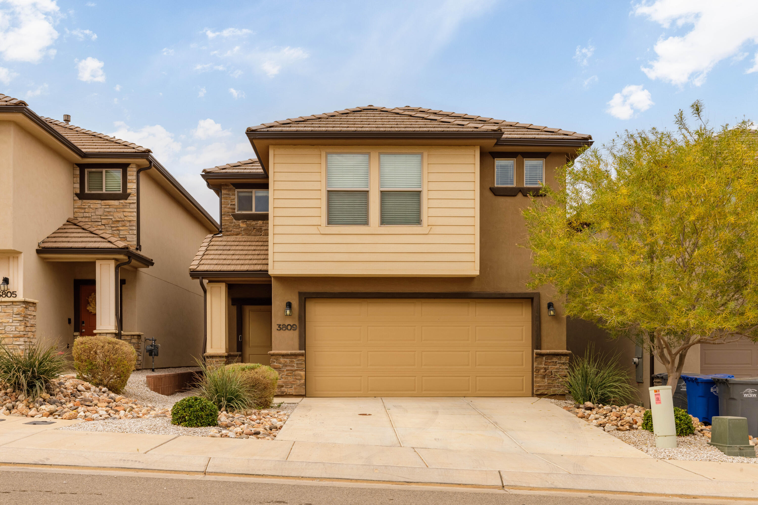 DESERT BLUFF AT DESERT CANYONS TOWNHOMES - Residential
