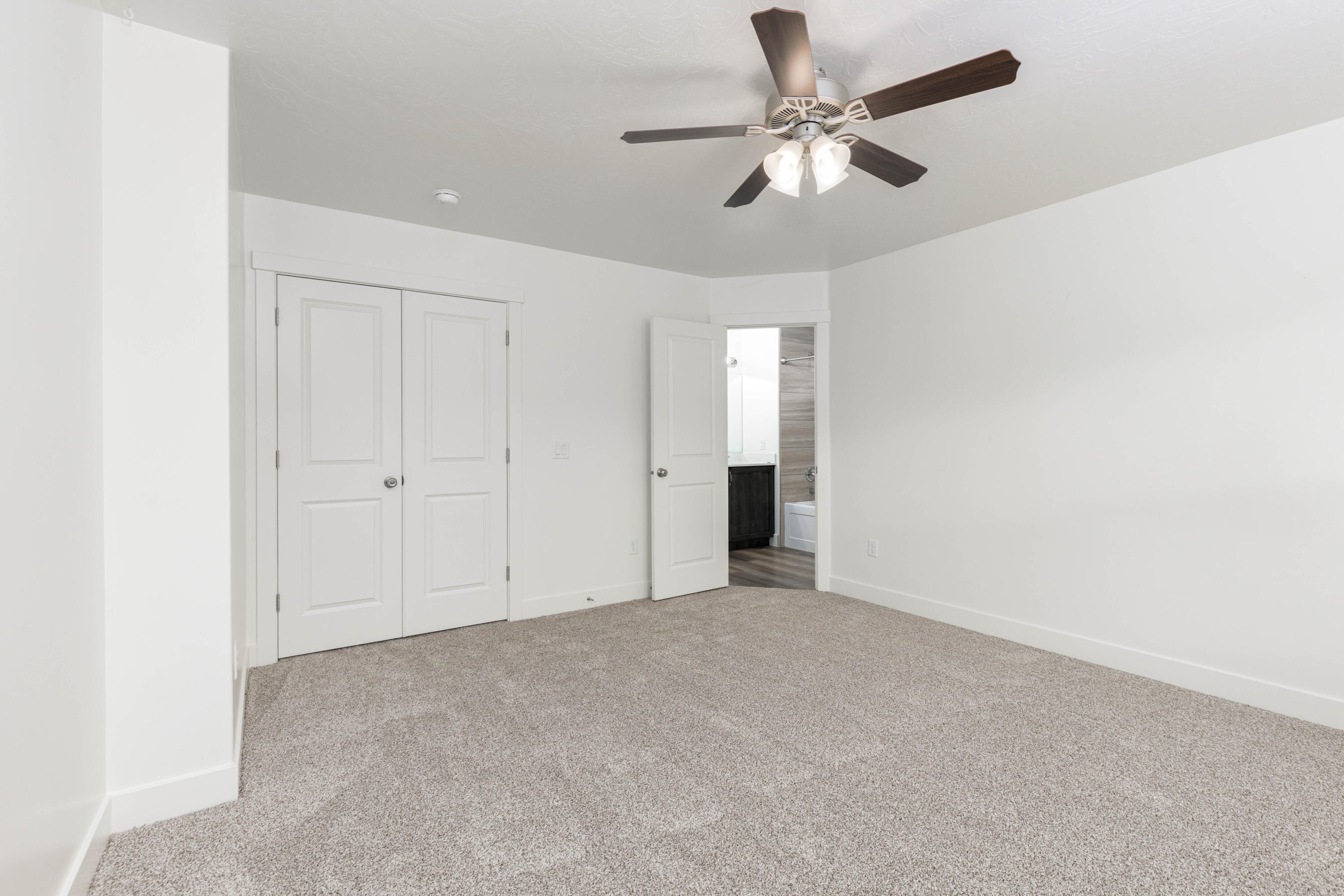 DESERT BLUFF AT DESERT CANYONS TOWNHOMES - Residential