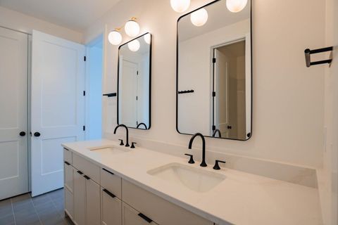 Tiny photo for 4769 W 2020 S, Hurricane, UT 84737 (MLS # 26-271738)