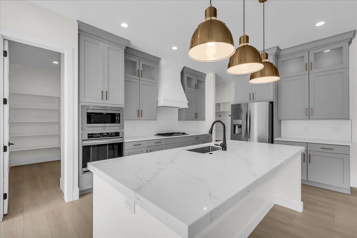 MAPLE ESTATES - Residential