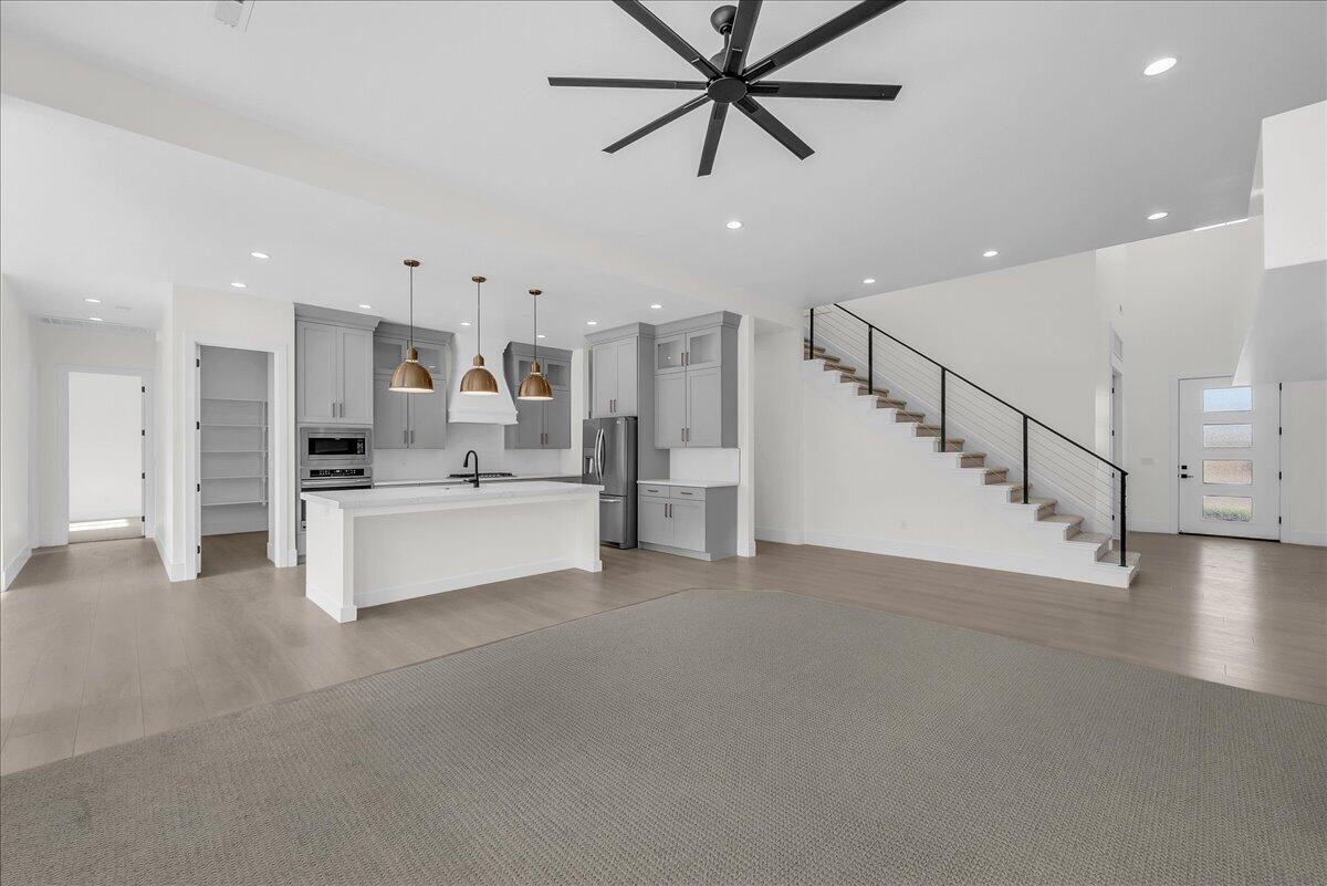 MAPLE ESTATES - Residential