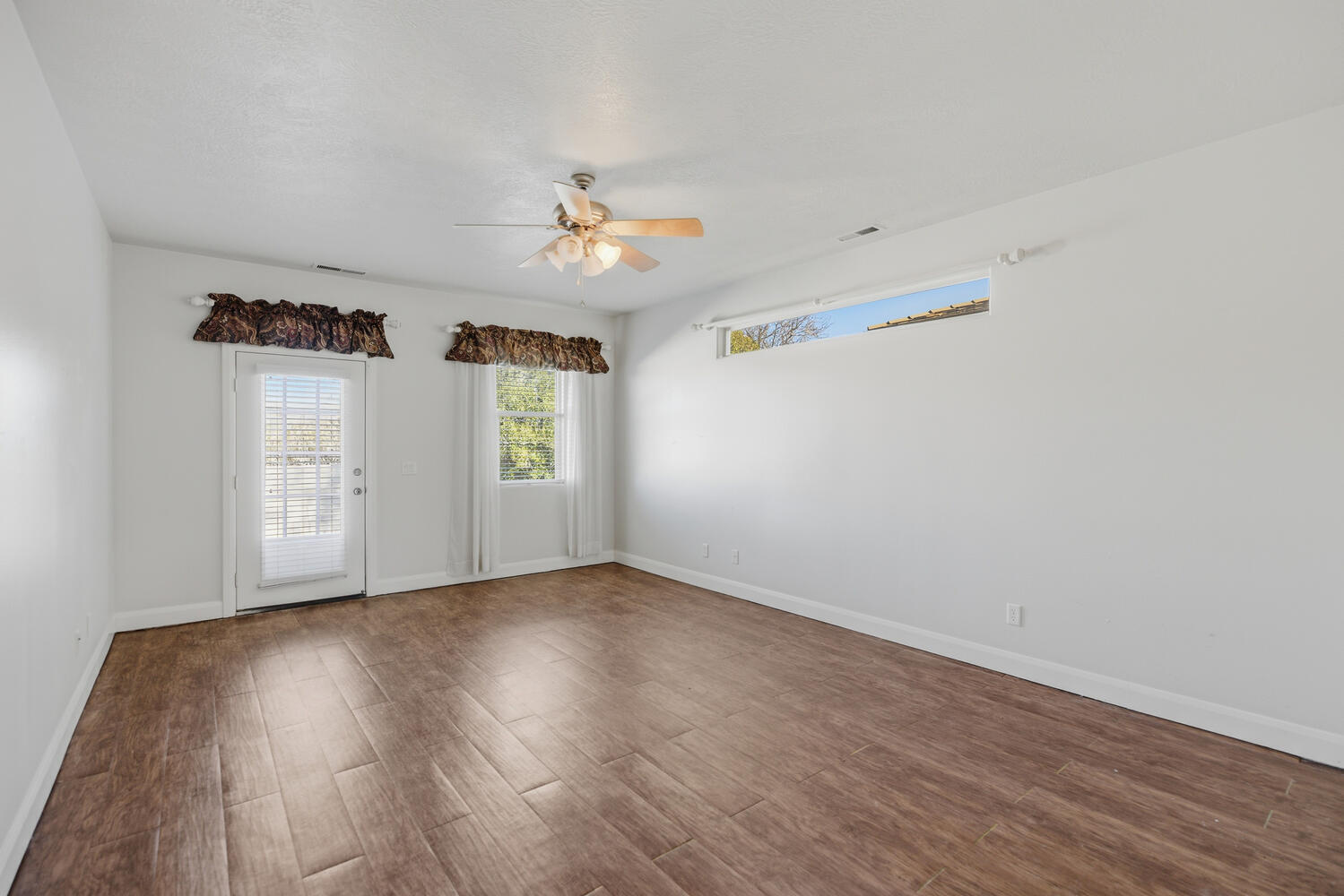 DESERT HILLS - Residential