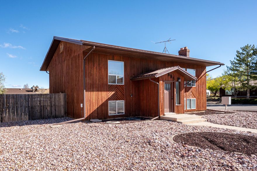 This home offers incredible potential and flexibility, perfect for first-time homebuyers or savvy investors. The split-level design features two separate entrances, creating an excellent opportunity for a future rental or multi-generational living setup.
The basement has already been framed for three additional bedrooms, giving you a head start on adding significant value and equity by finishing the space to your needs.
Situated on a desirable corner lot within a quiet cul-de-sac, the property provides both privacy and convenience. You'll love the close proximity to schools and hospitals, making everyday living easy and accessible.
Zoned R-2, this property also opens the door for the possibility of an additional dwelling unit, offering even more investment potential.
Don't miss this opportunity to customize, expand, and maximize value!