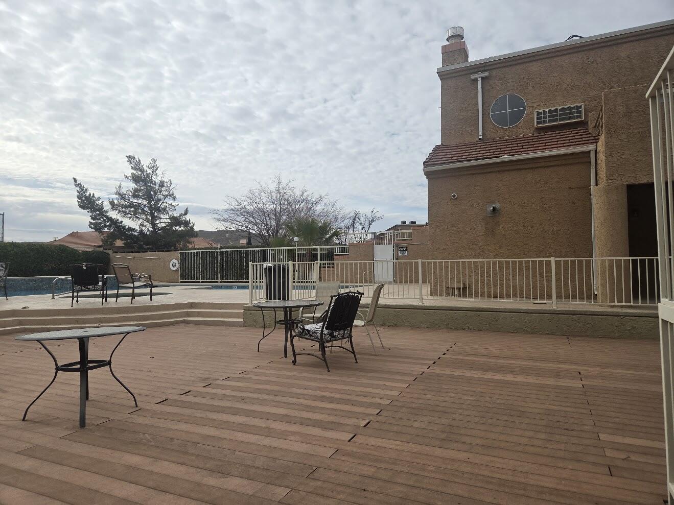 TAMARACK - ST GEORGE GOLF CLUB CONDOS - Residential