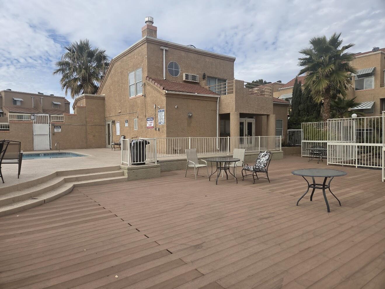 TAMARACK - ST GEORGE GOLF CLUB CONDOS - Residential