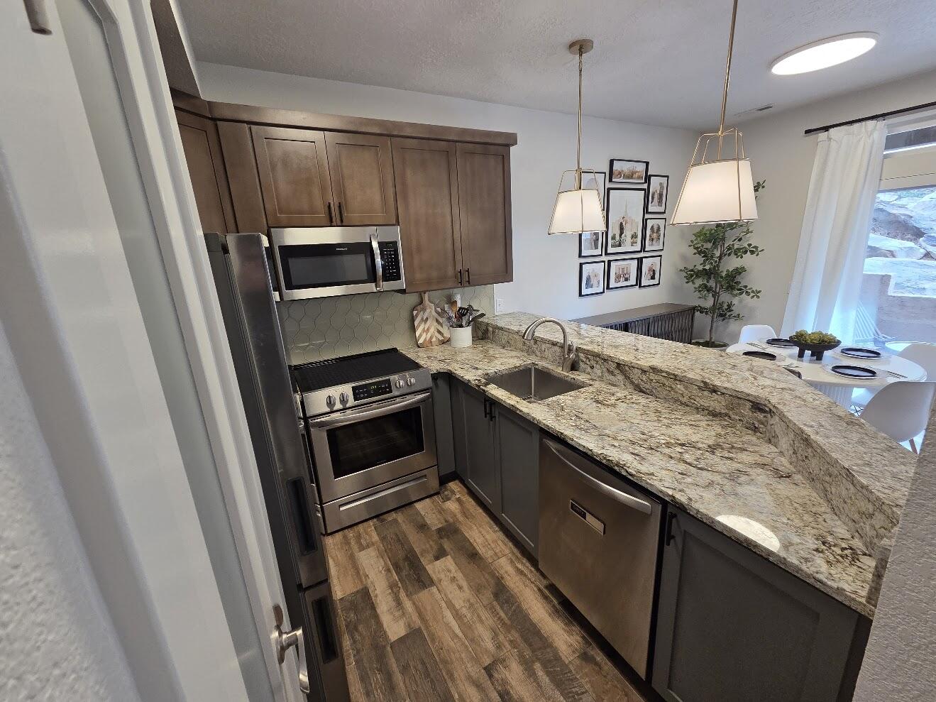 TAMARACK - ST GEORGE GOLF CLUB CONDOS - Residential