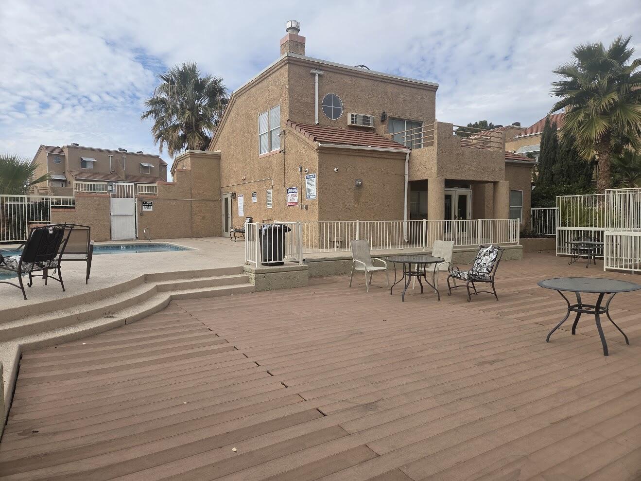 TAMARACK - ST GEORGE GOLF CLUB CONDOS - Residential