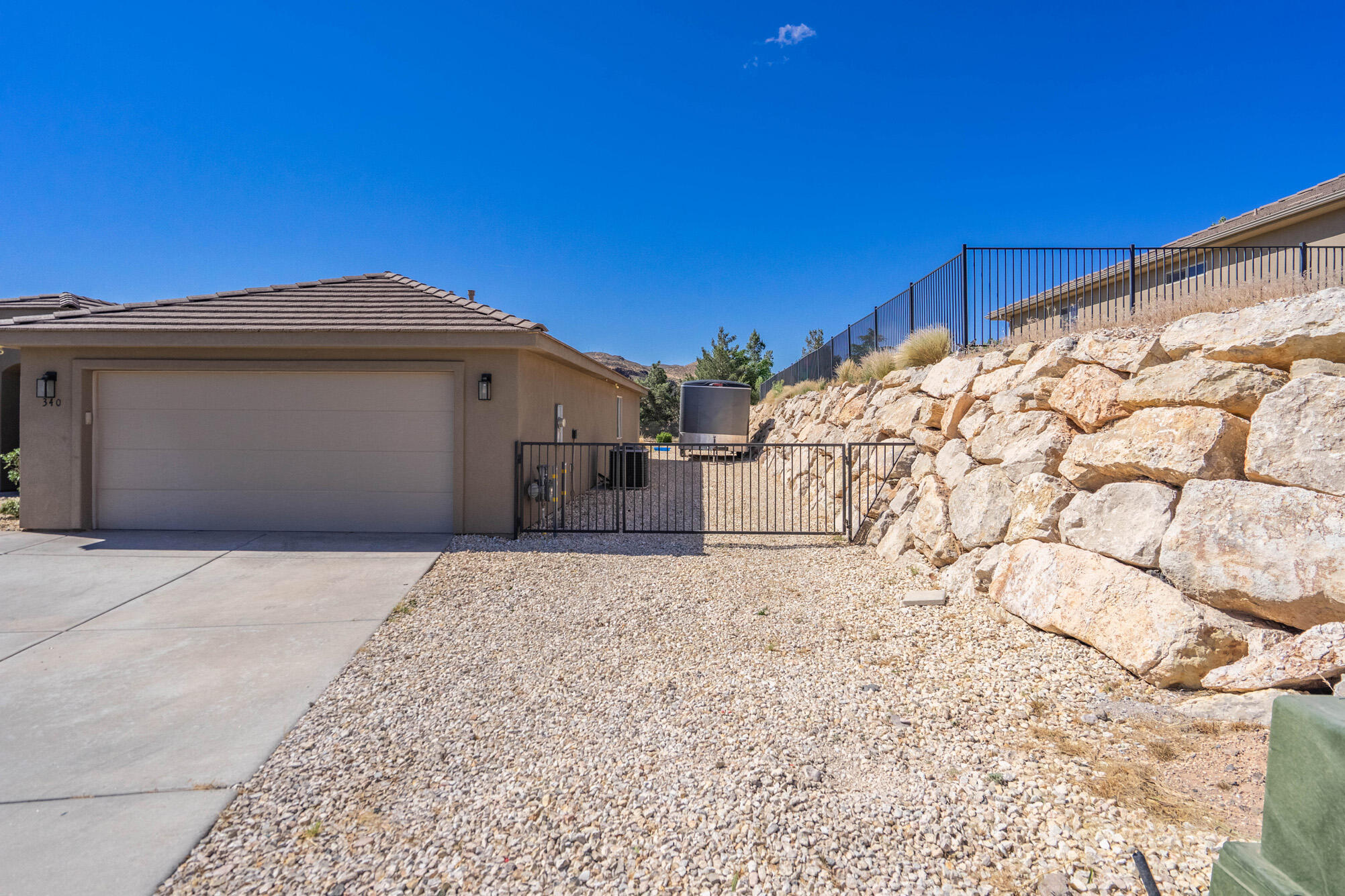 FALCON RIDGE - Residential