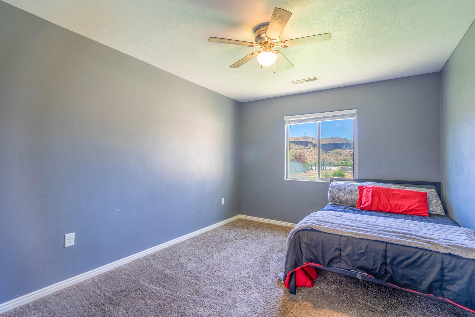 FALCON RIDGE - Residential