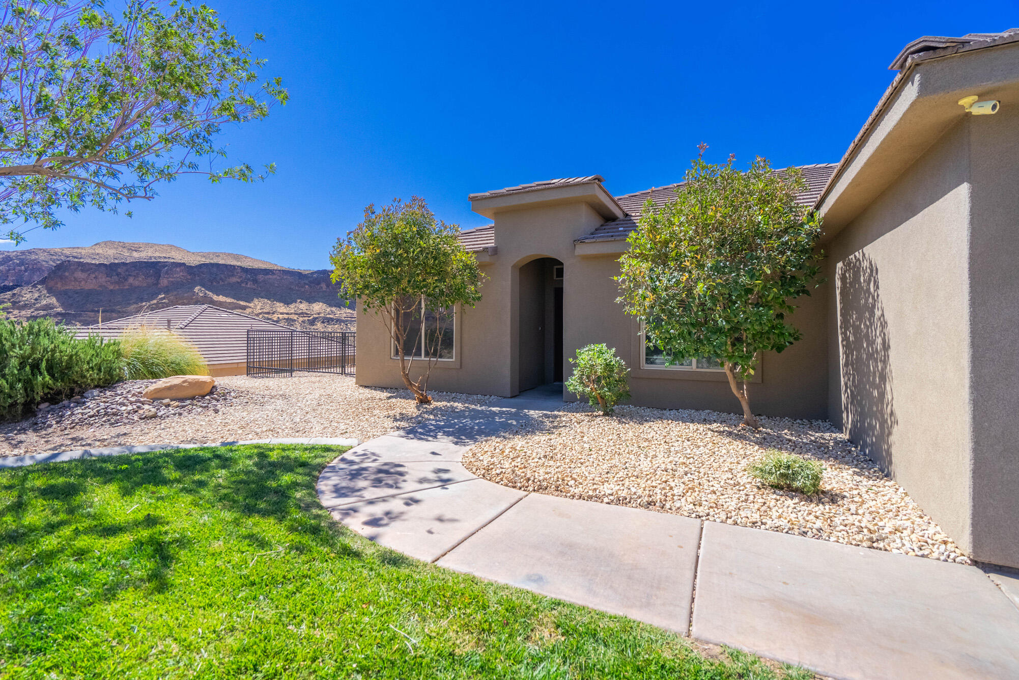 FALCON RIDGE - Residential