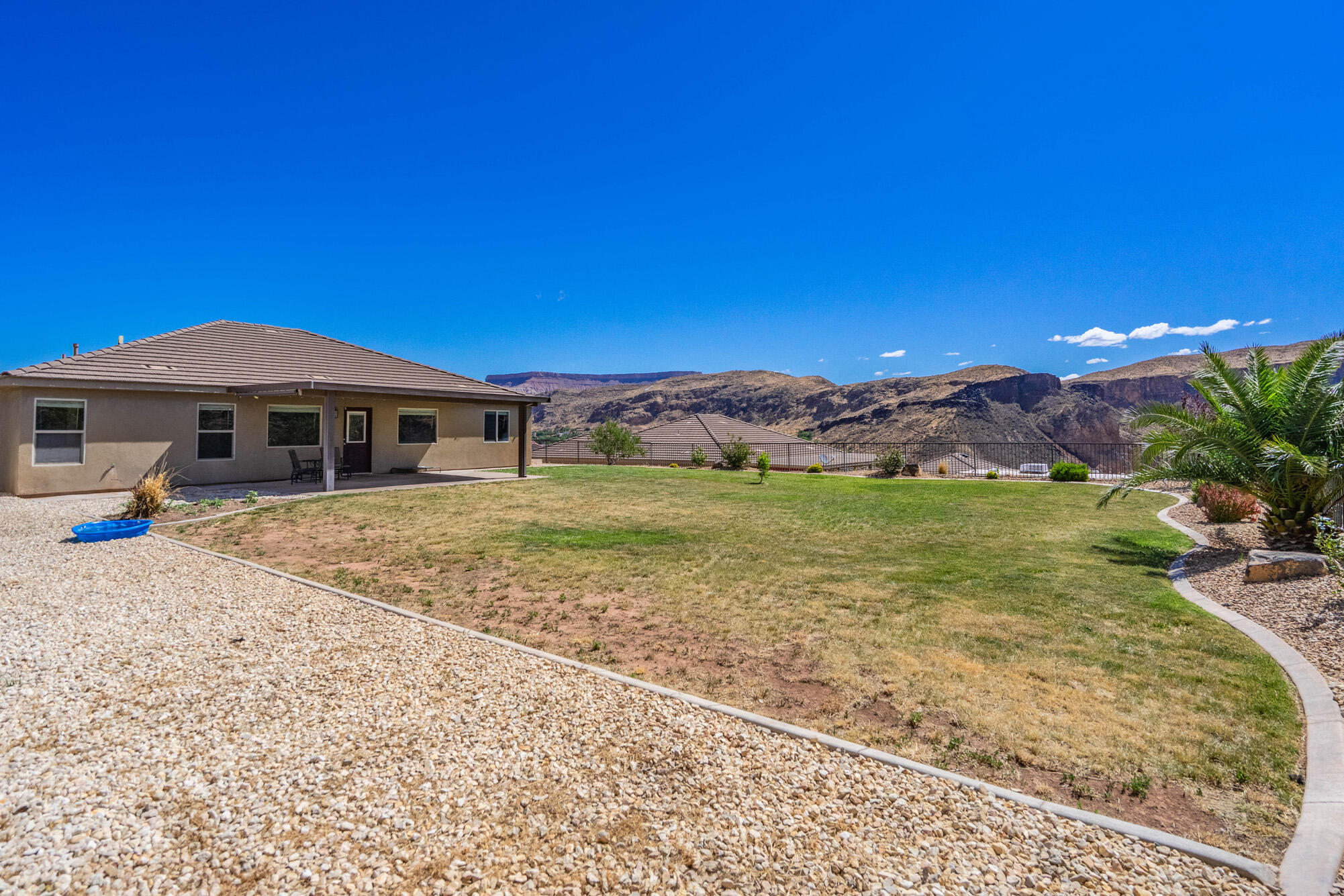 FALCON RIDGE - Residential