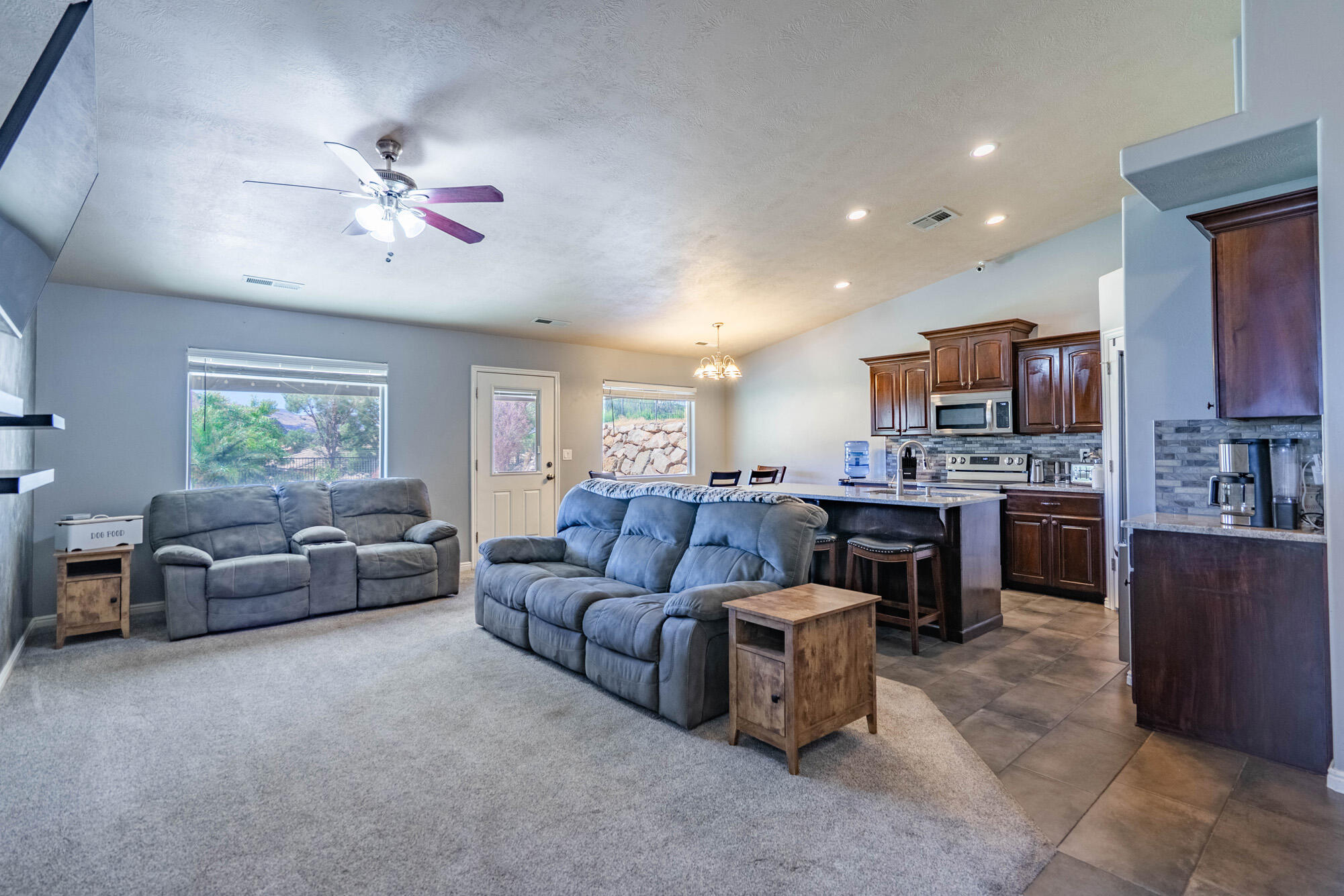 FALCON RIDGE - Residential