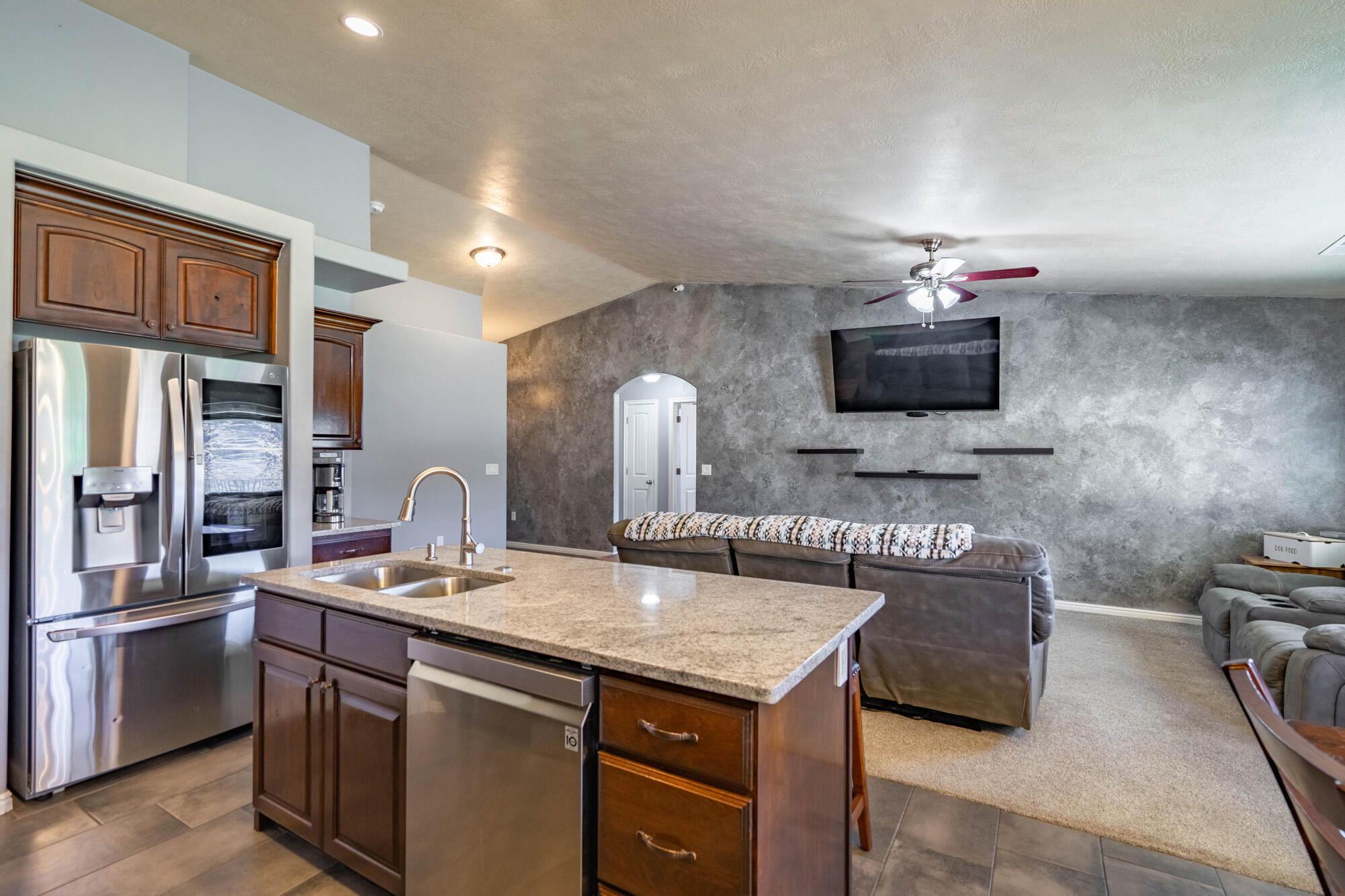 FALCON RIDGE - Residential