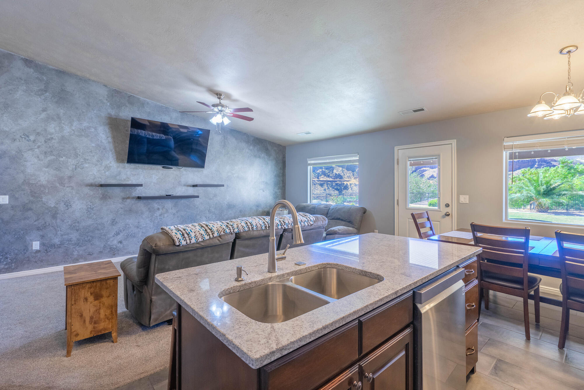 FALCON RIDGE - Residential