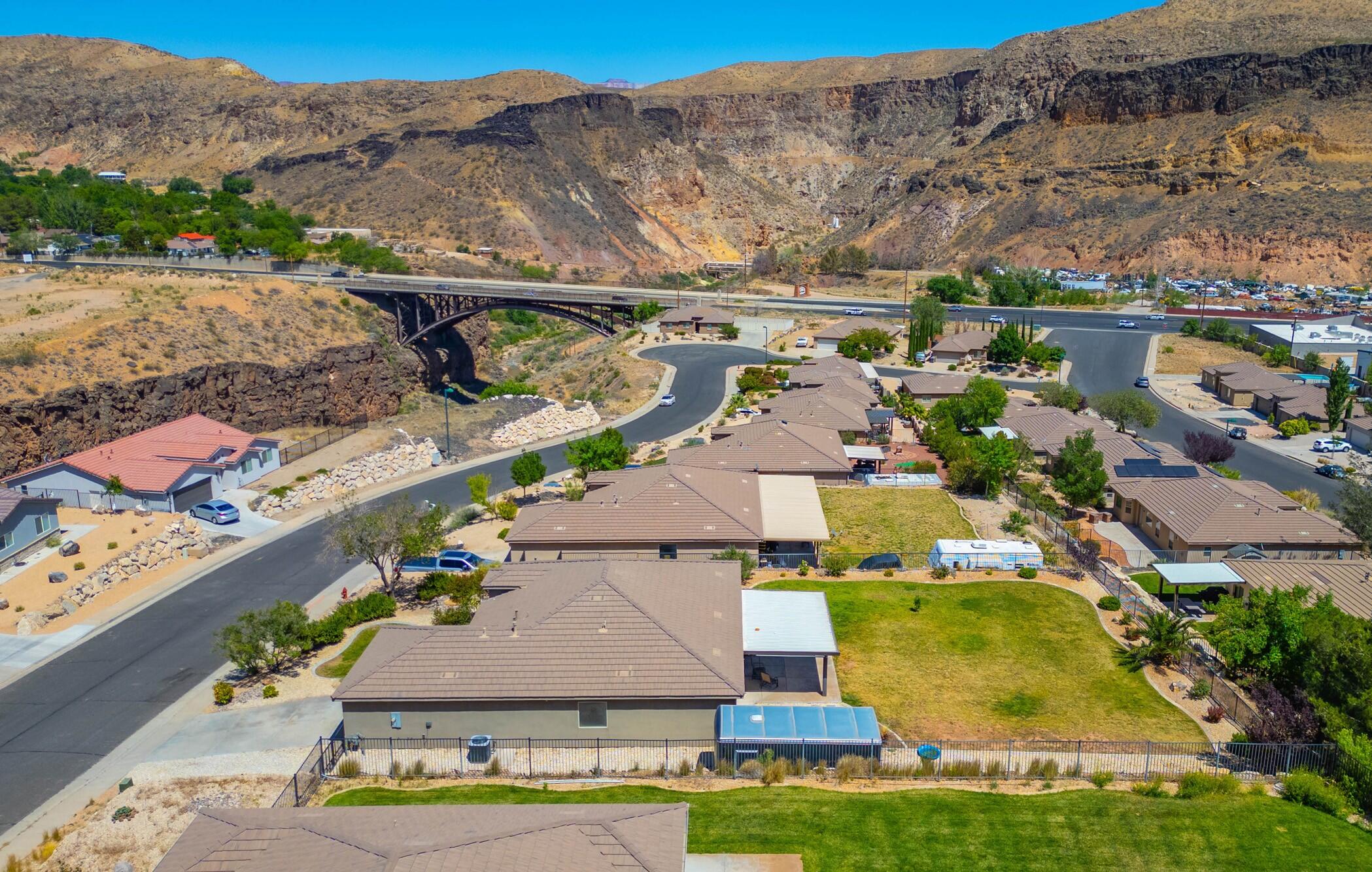 FALCON RIDGE - Residential