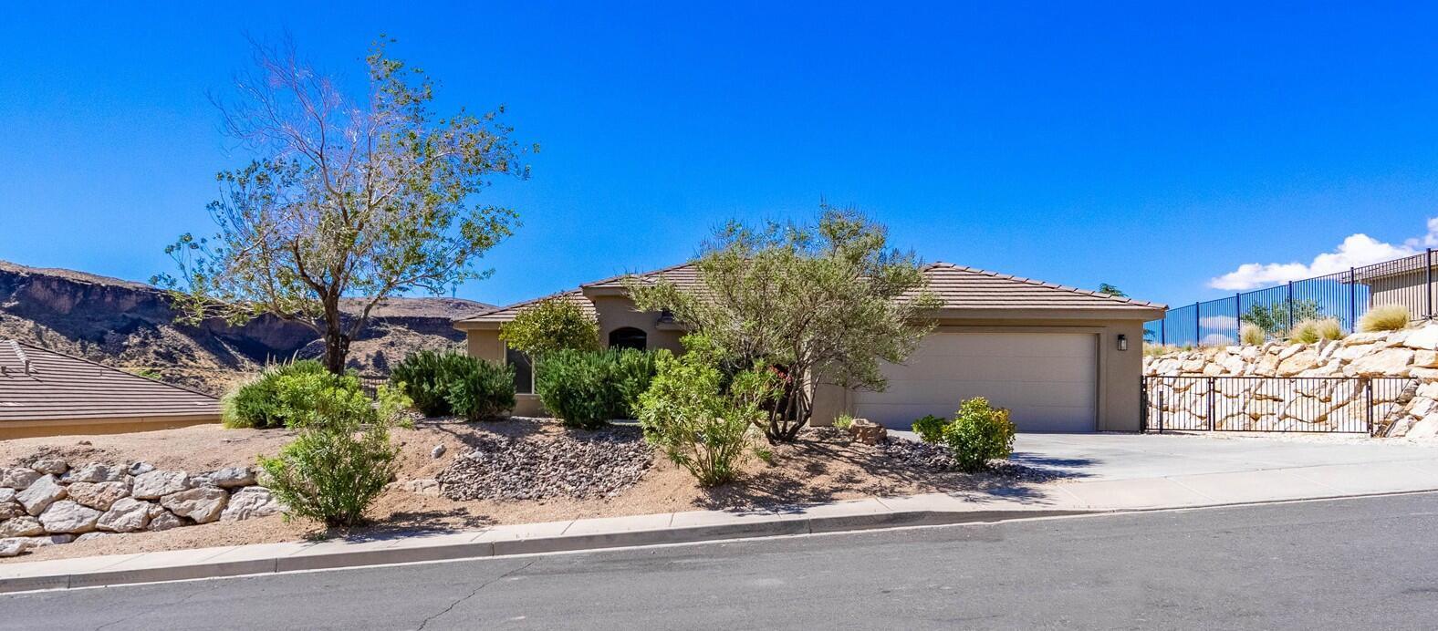 FALCON RIDGE - Residential